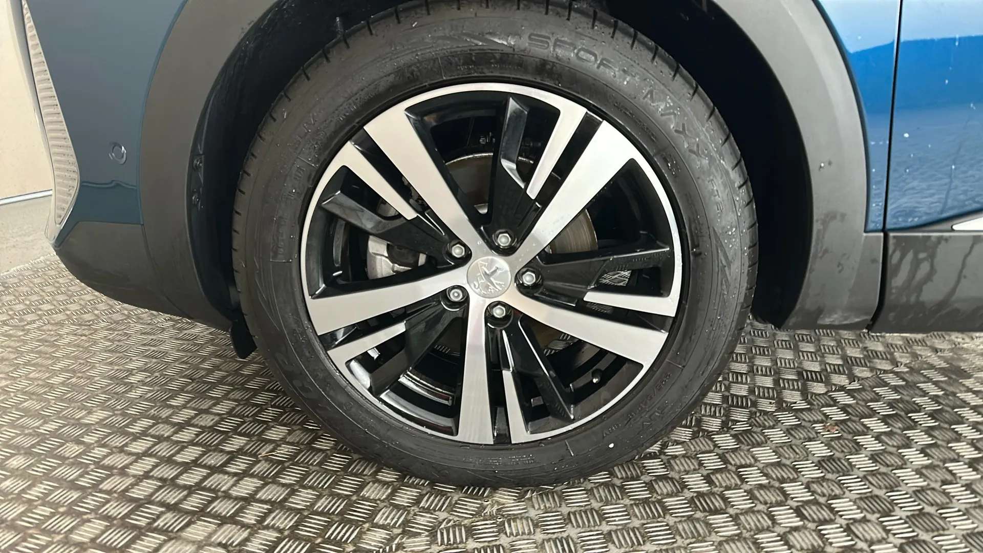 2023 PEUGEOT 5008 2023 PEUGEOT 5008