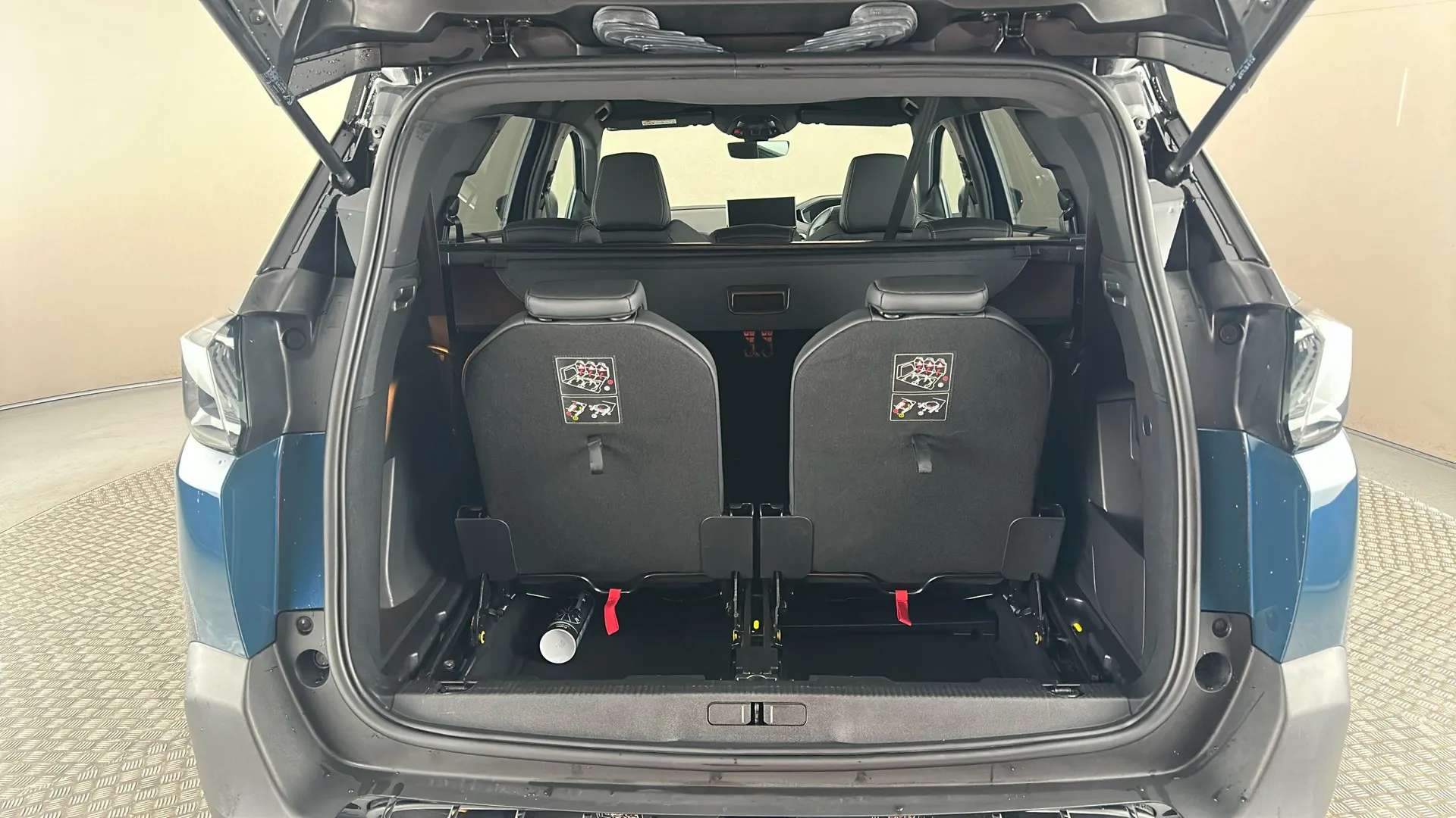 2023 PEUGEOT 5008 2023 PEUGEOT 5008