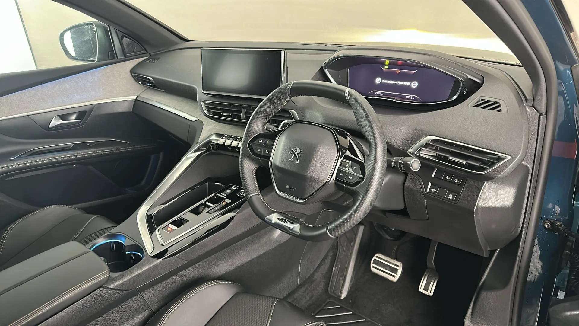 2023 PEUGEOT 5008 2023 PEUGEOT 5008