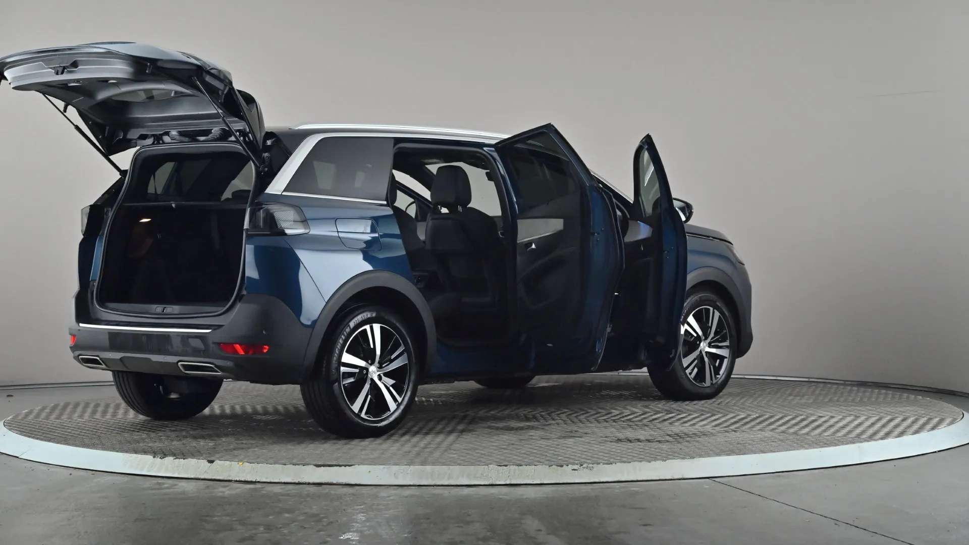 2024 PEUGEOT 5008 2024 PEUGEOT 5008