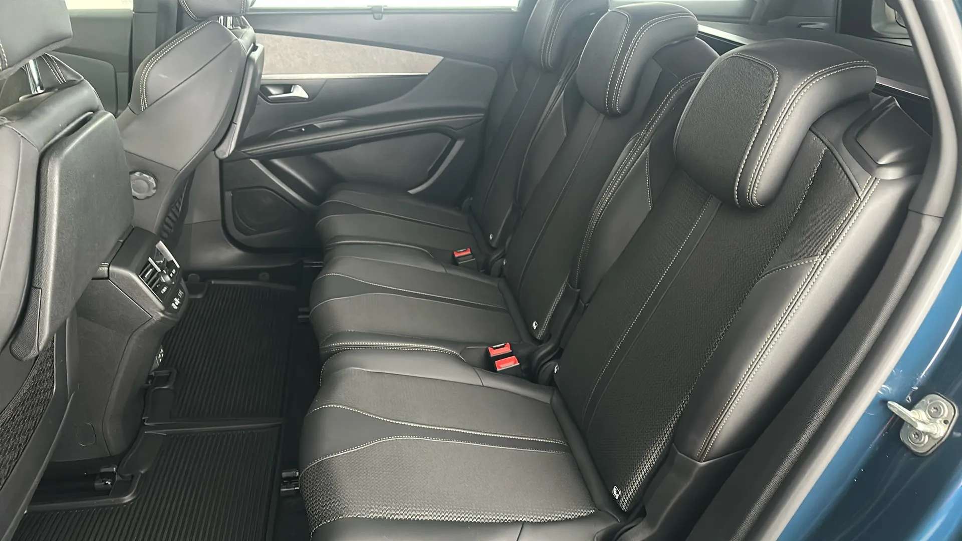 2024 PEUGEOT 5008 2024 PEUGEOT 5008