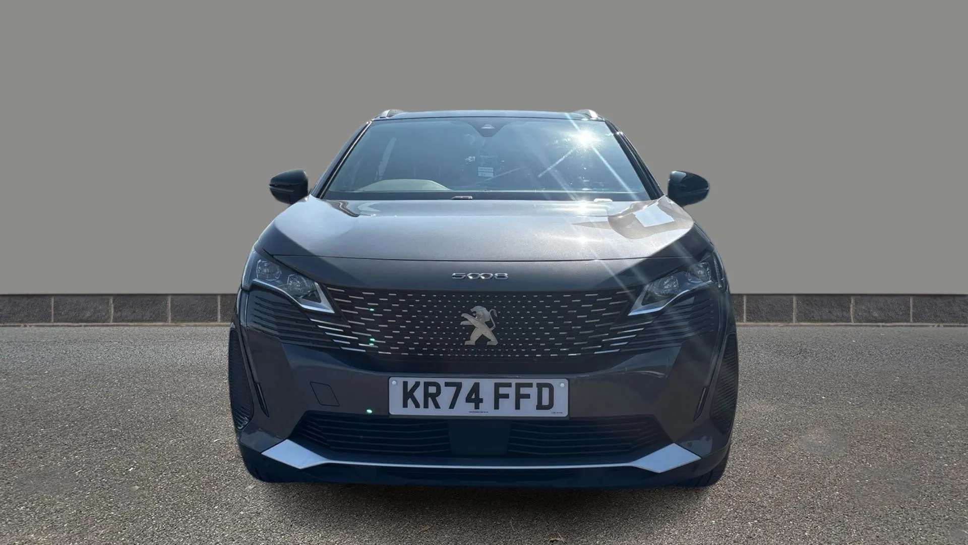 A 2024 PEUGEOT 5008 1.5 BlueHDi GT EAT8 A 2024 PEUGEOT 5008 1.5 BlueHDi GT EAT8