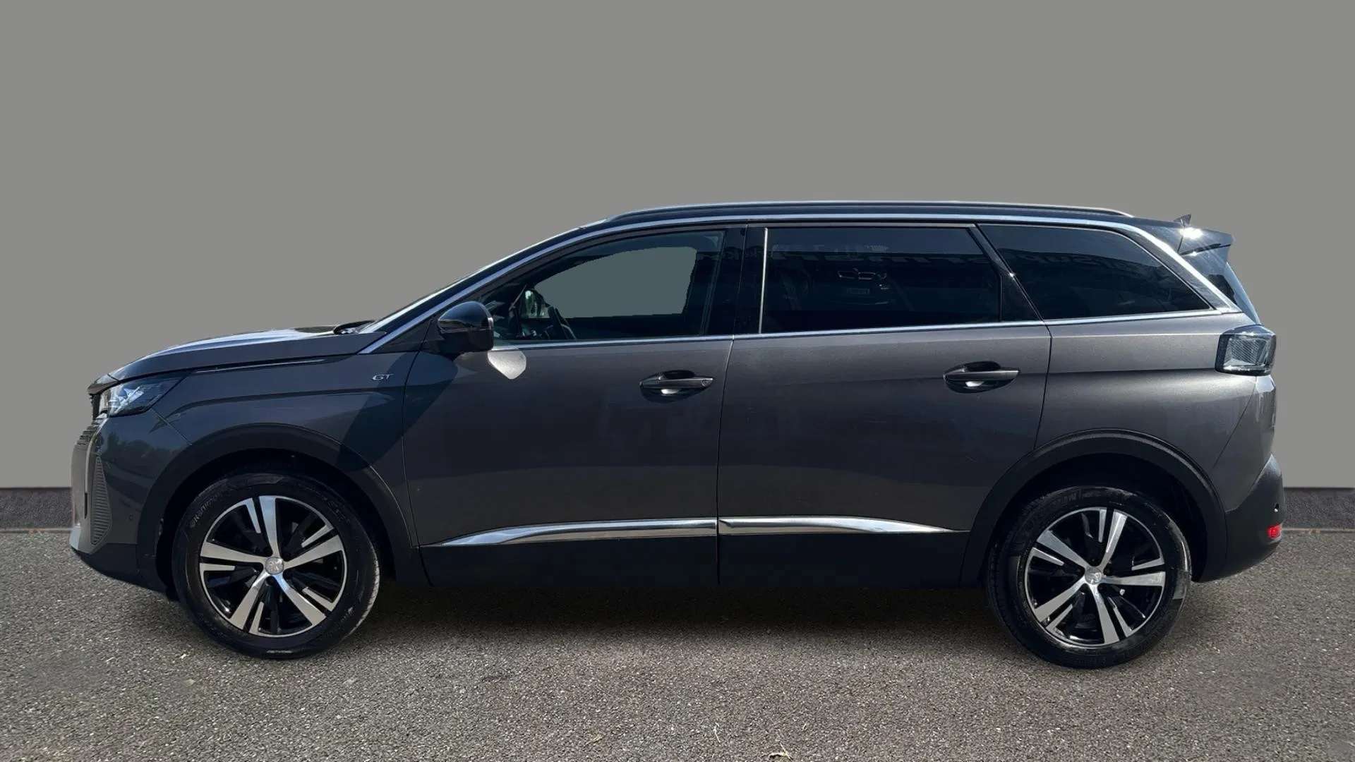 A 2024 PEUGEOT 5008 1.5 BlueHDi GT EAT8 A 2024 PEUGEOT 5008 1.5 BlueHDi GT EAT8