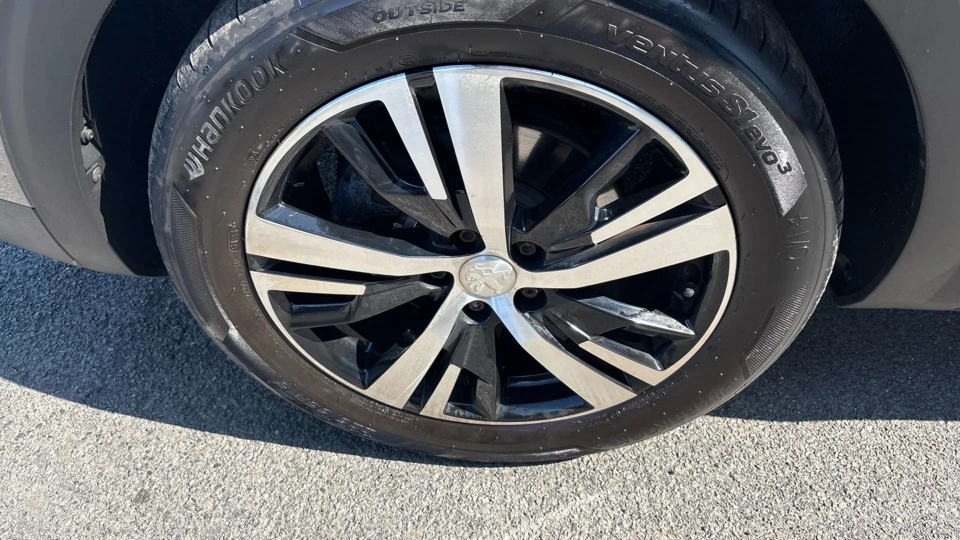 2024 PEUGEOT 5008 2024 PEUGEOT 5008