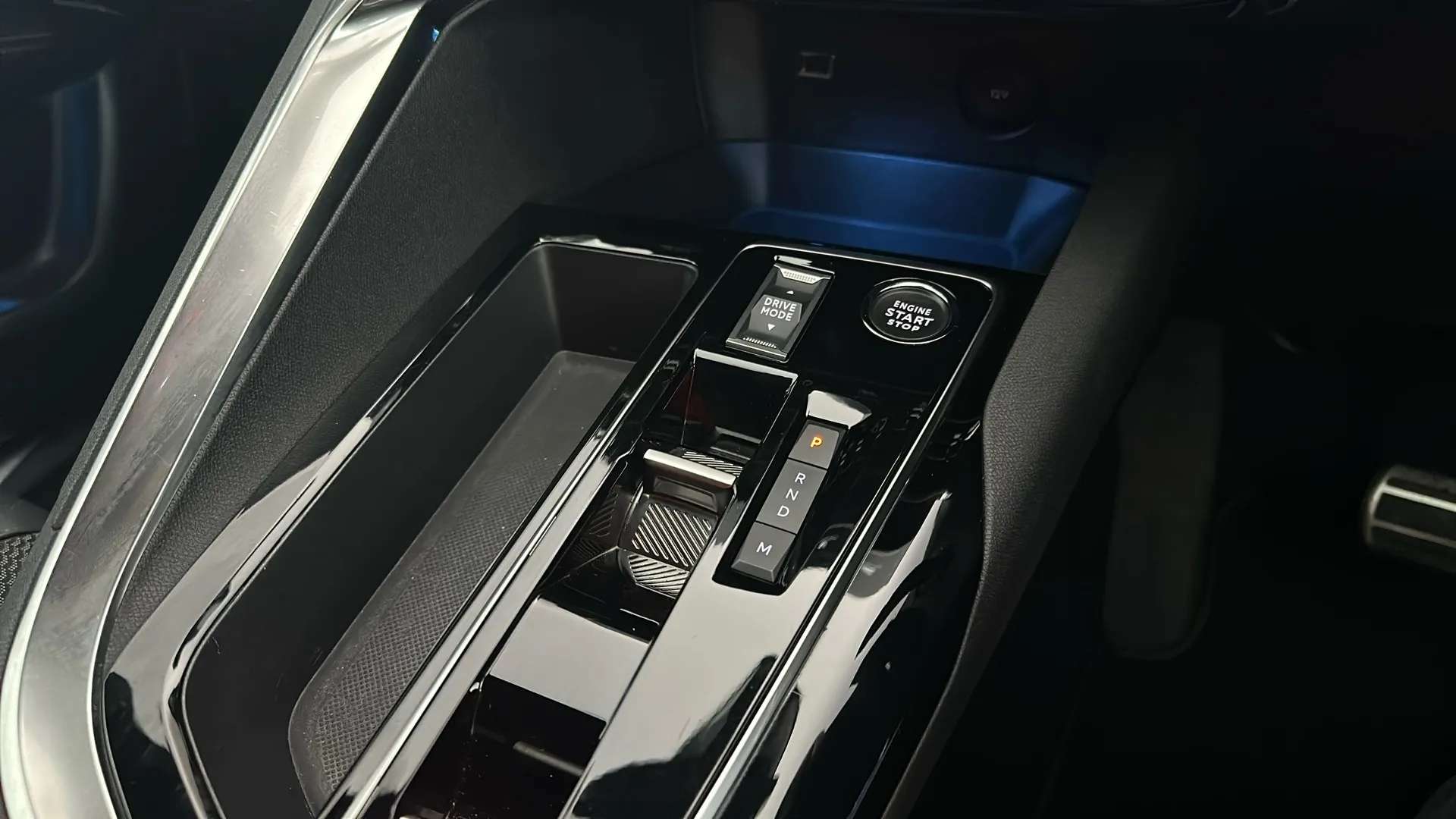 2024 PEUGEOT 3008 2024 PEUGEOT 3008