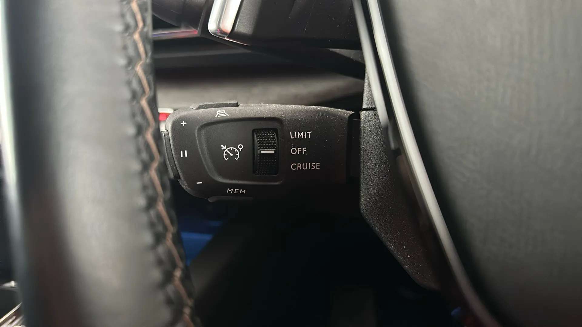 2024 PEUGEOT 3008 2024 PEUGEOT 3008