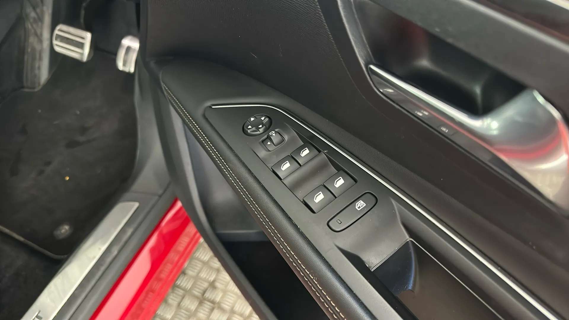 2024 PEUGEOT 3008 2024 PEUGEOT 3008