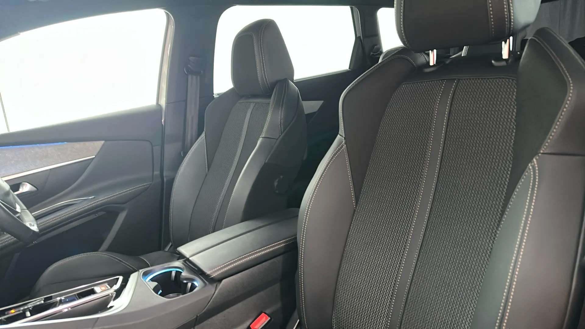 2023 PEUGEOT 5008 2023 PEUGEOT 5008