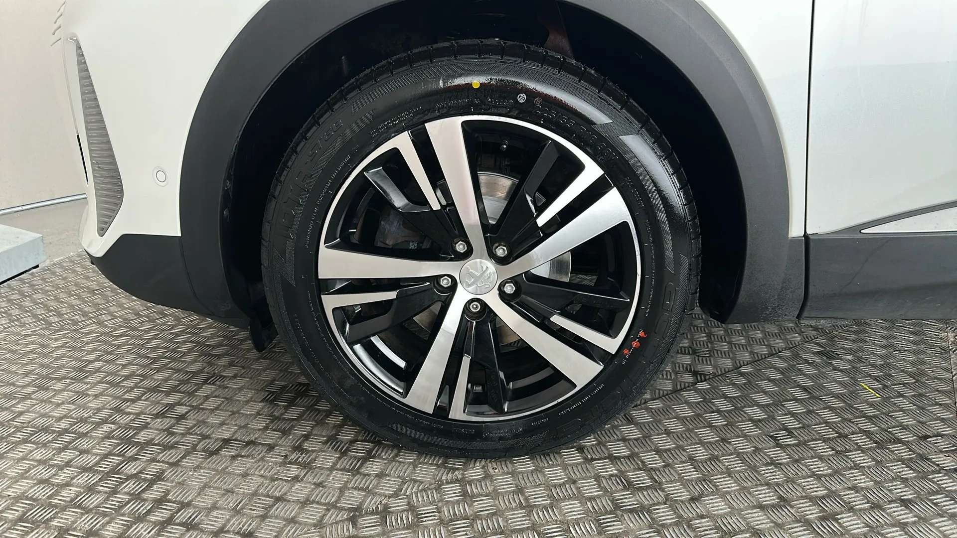2023 PEUGEOT 5008 2023 PEUGEOT 5008