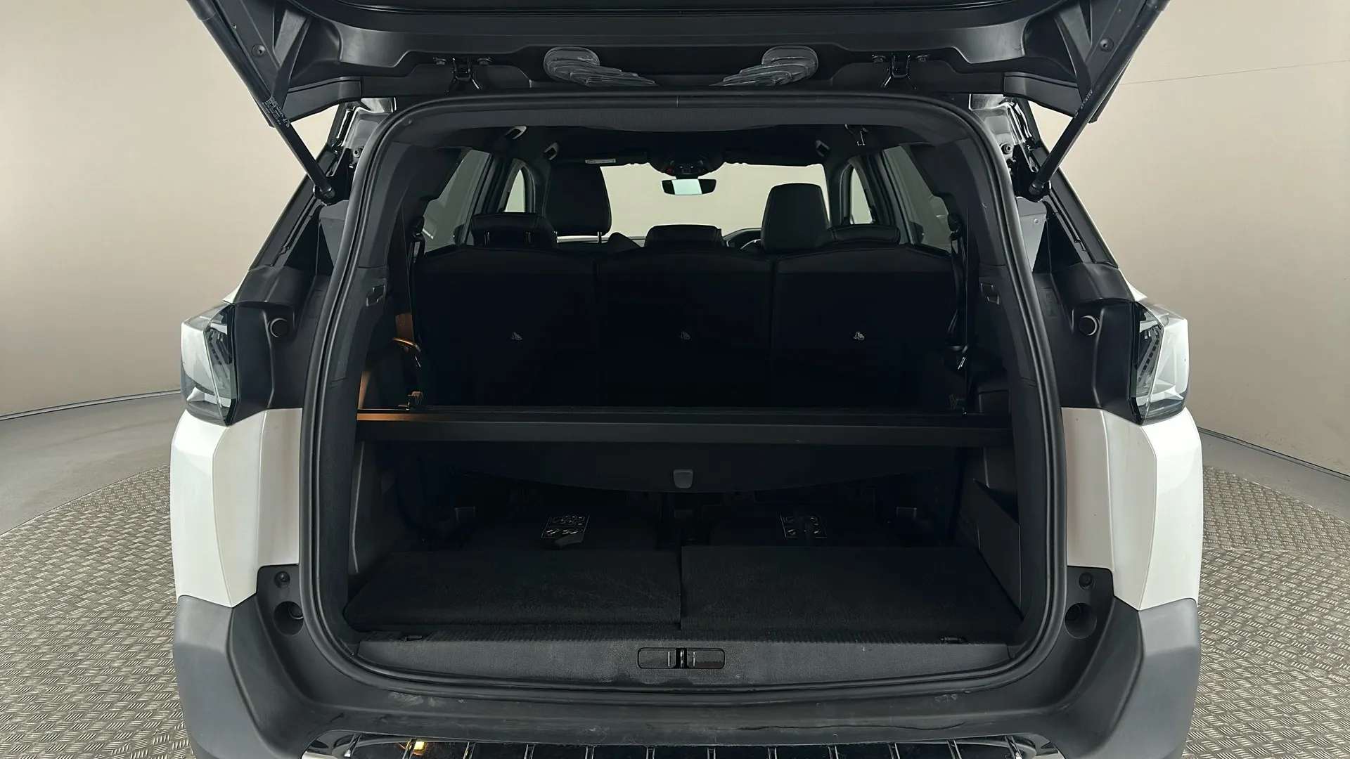 2023 PEUGEOT 5008 2023 PEUGEOT 5008