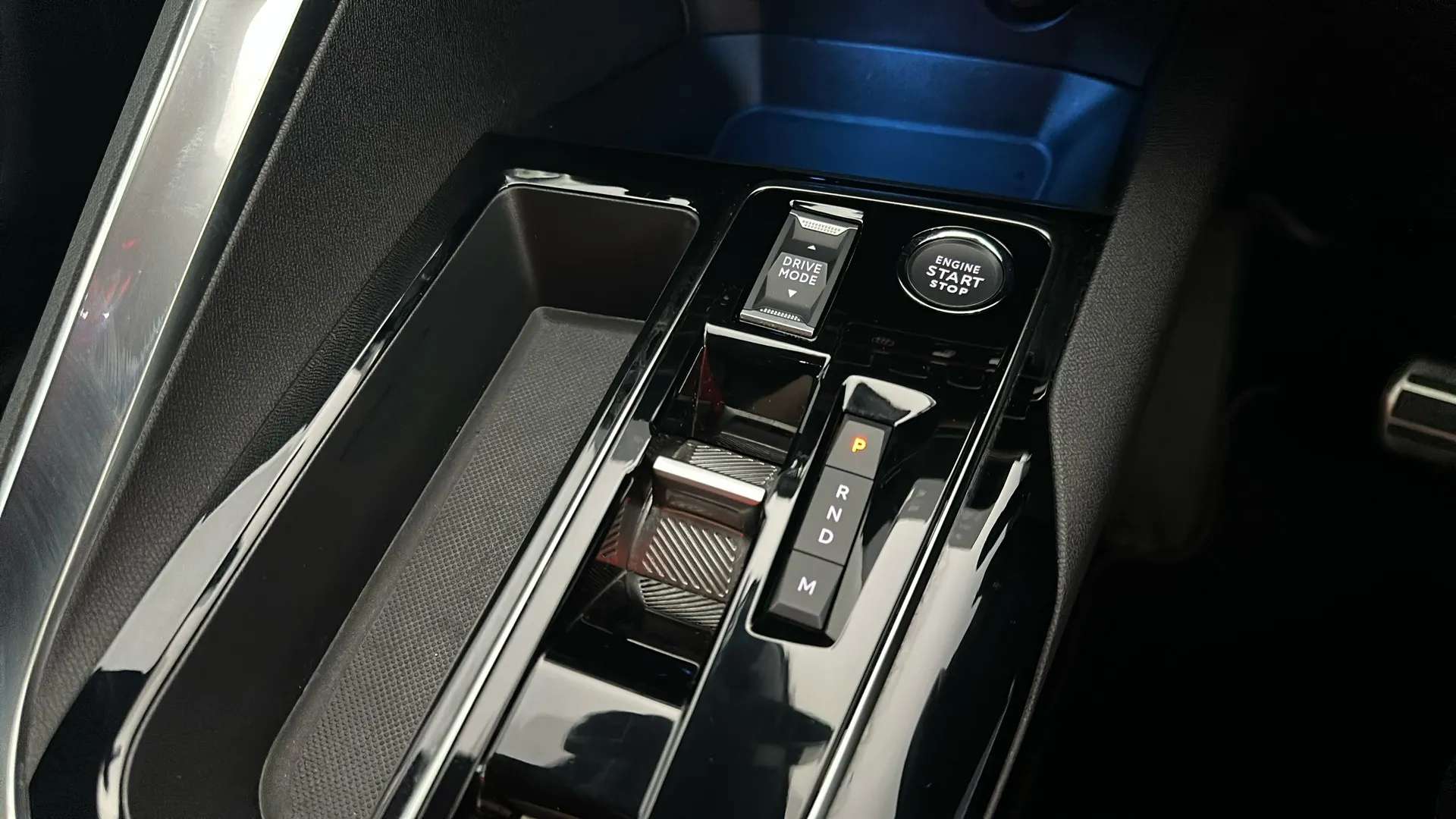 2023 PEUGEOT 5008 2023 PEUGEOT 5008