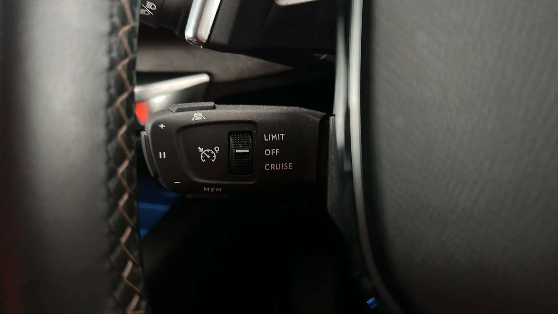 2023 PEUGEOT 5008 2023 PEUGEOT 5008