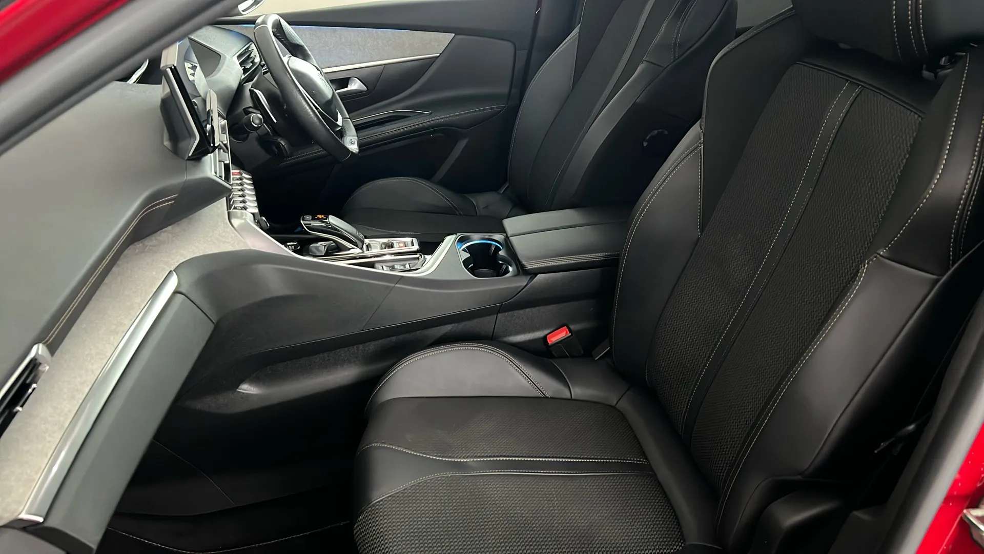 2022 PEUGEOT 5008 2022 PEUGEOT 5008