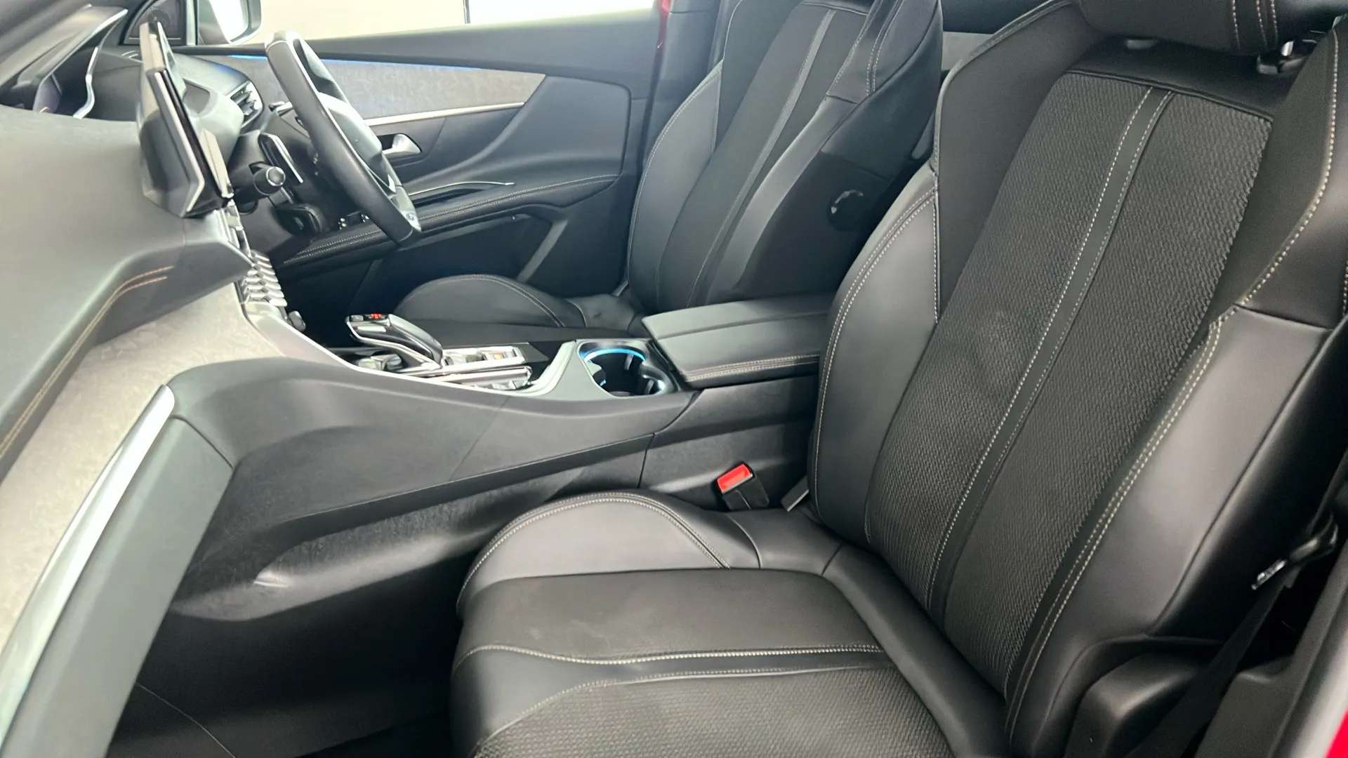 2022 PEUGEOT 5008 2022 PEUGEOT 5008