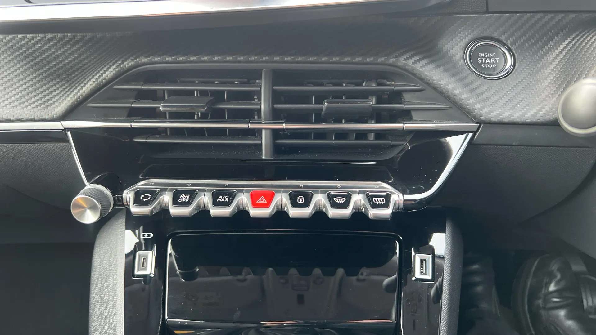 2021 PEUGEOT 2008 2021 PEUGEOT 2008