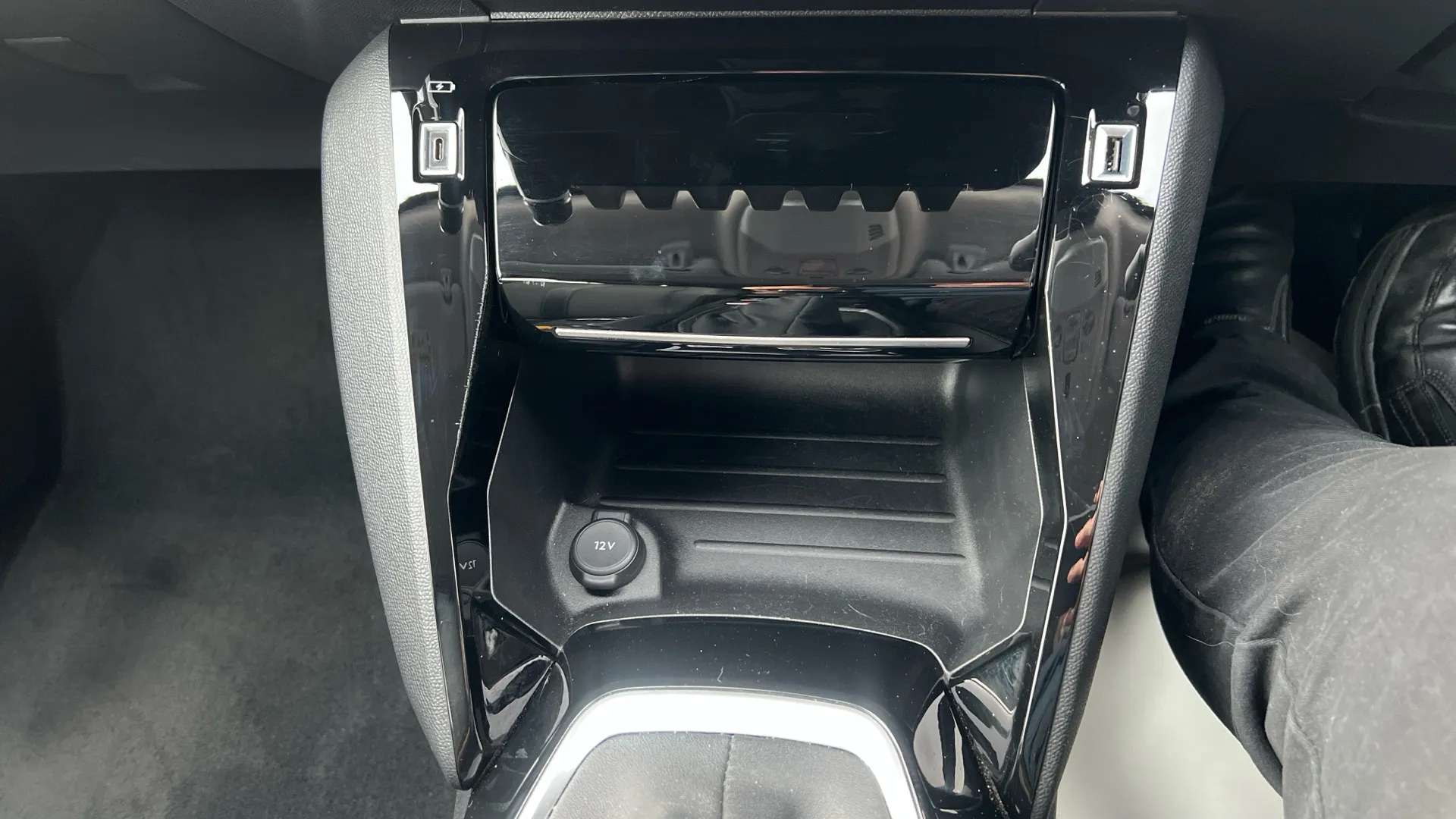 2021 PEUGEOT 2008 2021 PEUGEOT 2008