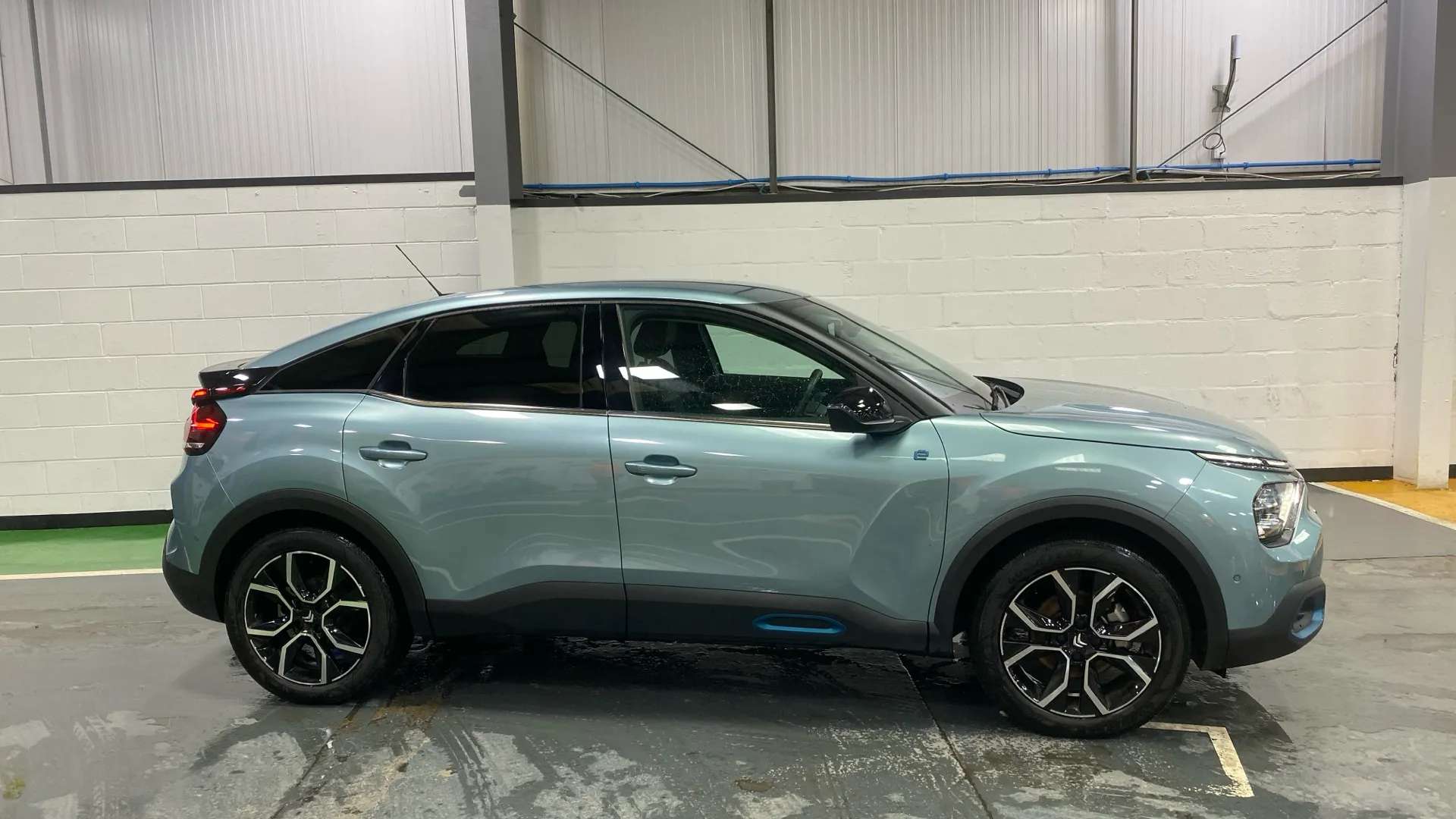 A 2023 CITROEN C4 100kW Shine Plus 50kWh Auto A 2023 CITROEN C4 100kW Shine Plus 50kWh Auto