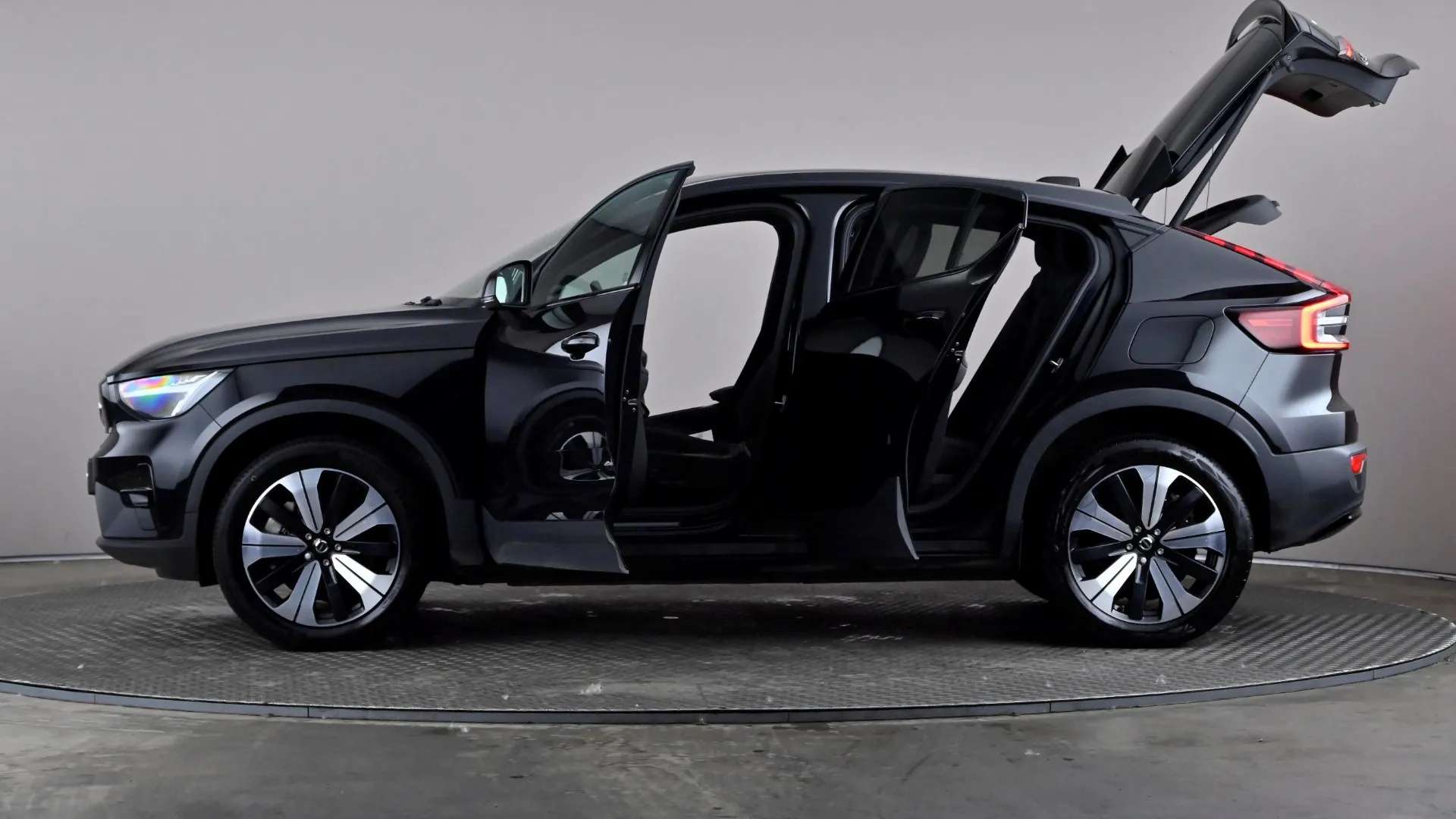 A 2023 VOLVO C40 170kW Recharge Plus 69kWh Auto A 2023 VOLVO C40 170kW Recharge Plus 69kWh Auto
