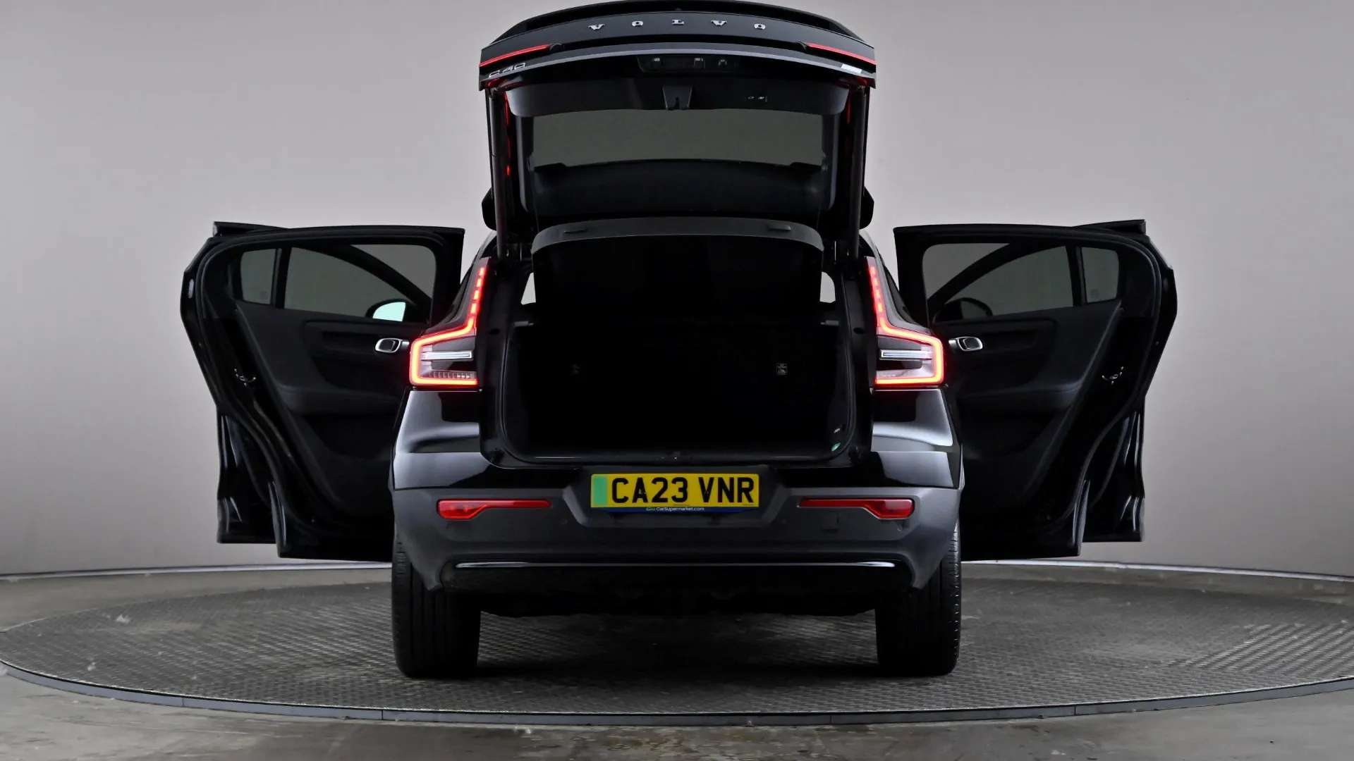 2023 VOLVO C40 2023 VOLVO C40
