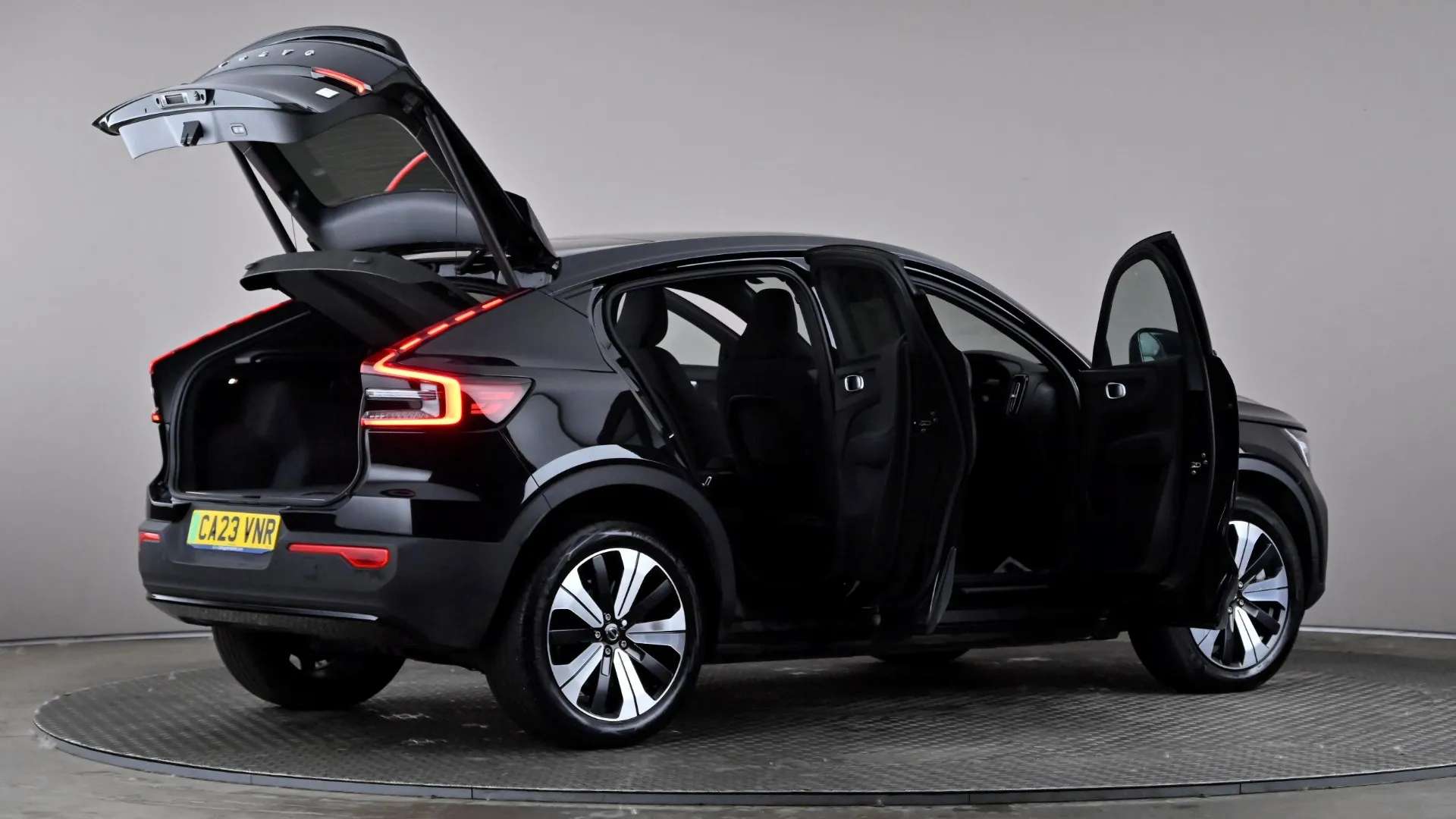 2023 VOLVO C40 2023 VOLVO C40