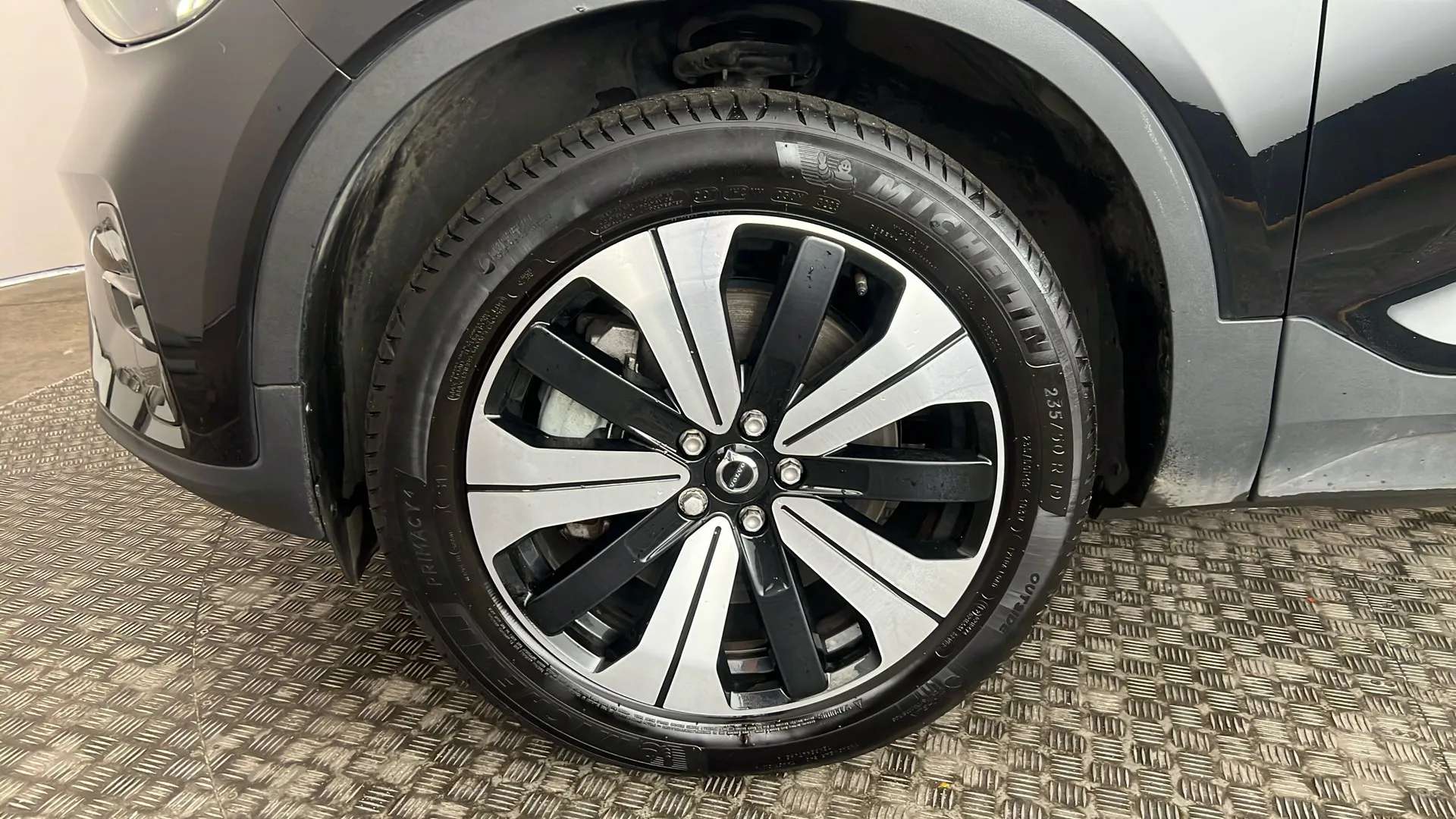 2023 VOLVO C40 2023 VOLVO C40