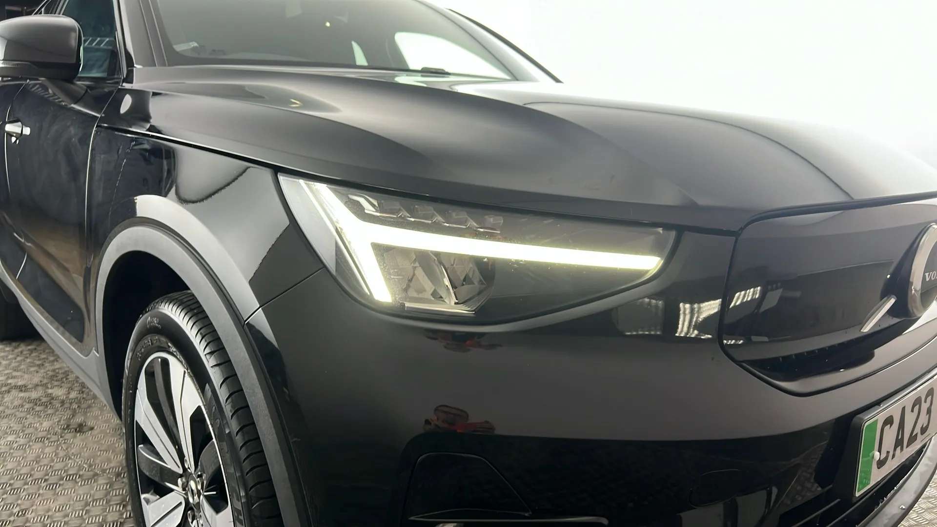 2023 VOLVO C40 2023 VOLVO C40