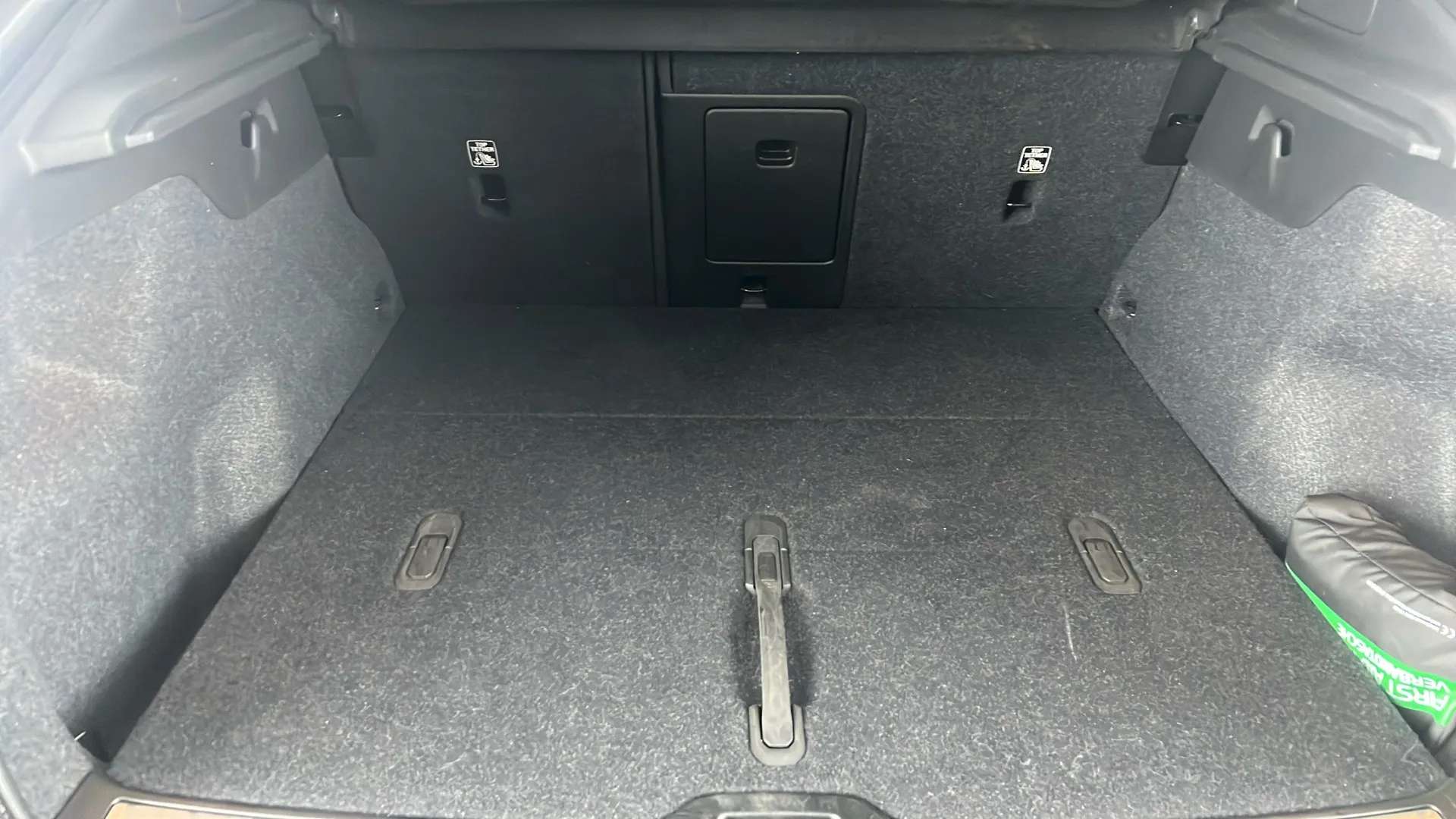 2023 VOLVO C40 2023 VOLVO C40