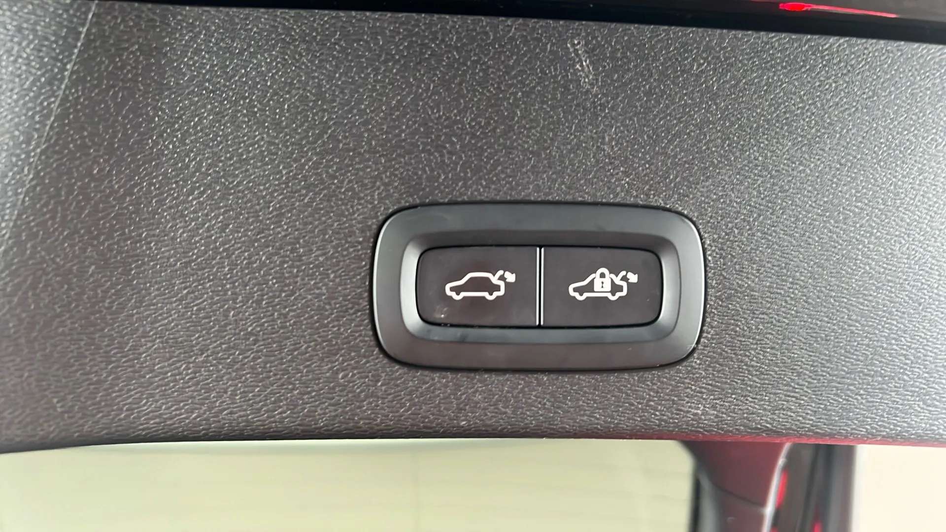2023 VOLVO C40 2023 VOLVO C40