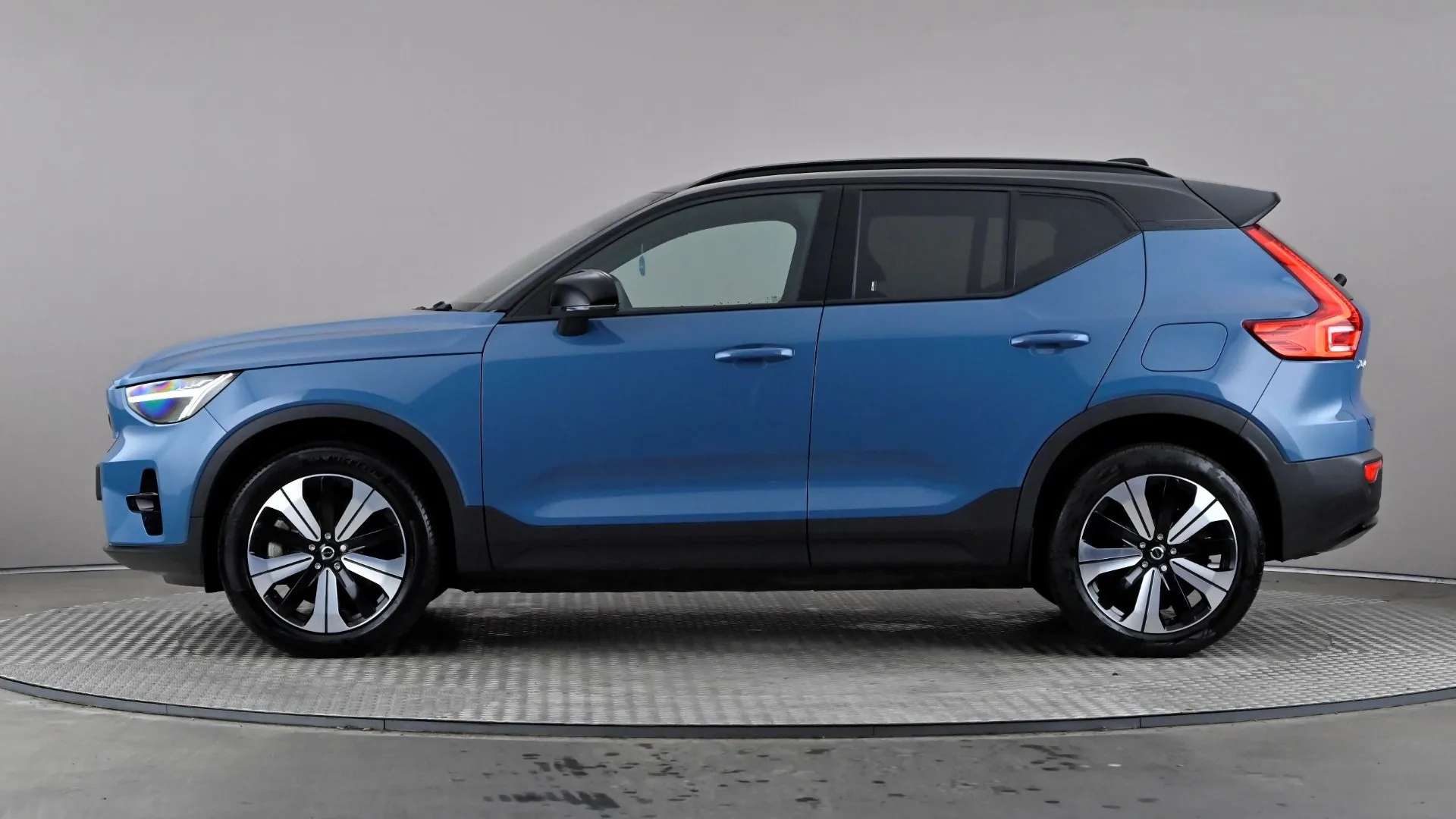 A 2023 VOLVO XC40 170kW Recharge Plus 69kWh Auto A 2023 VOLVO XC40 170kW Recharge Plus 69kWh Auto