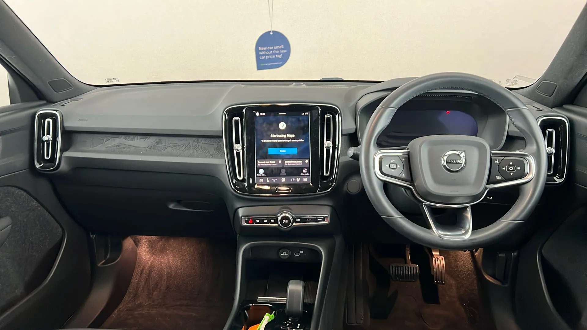 2023 VOLVO XC40 2023 VOLVO XC40