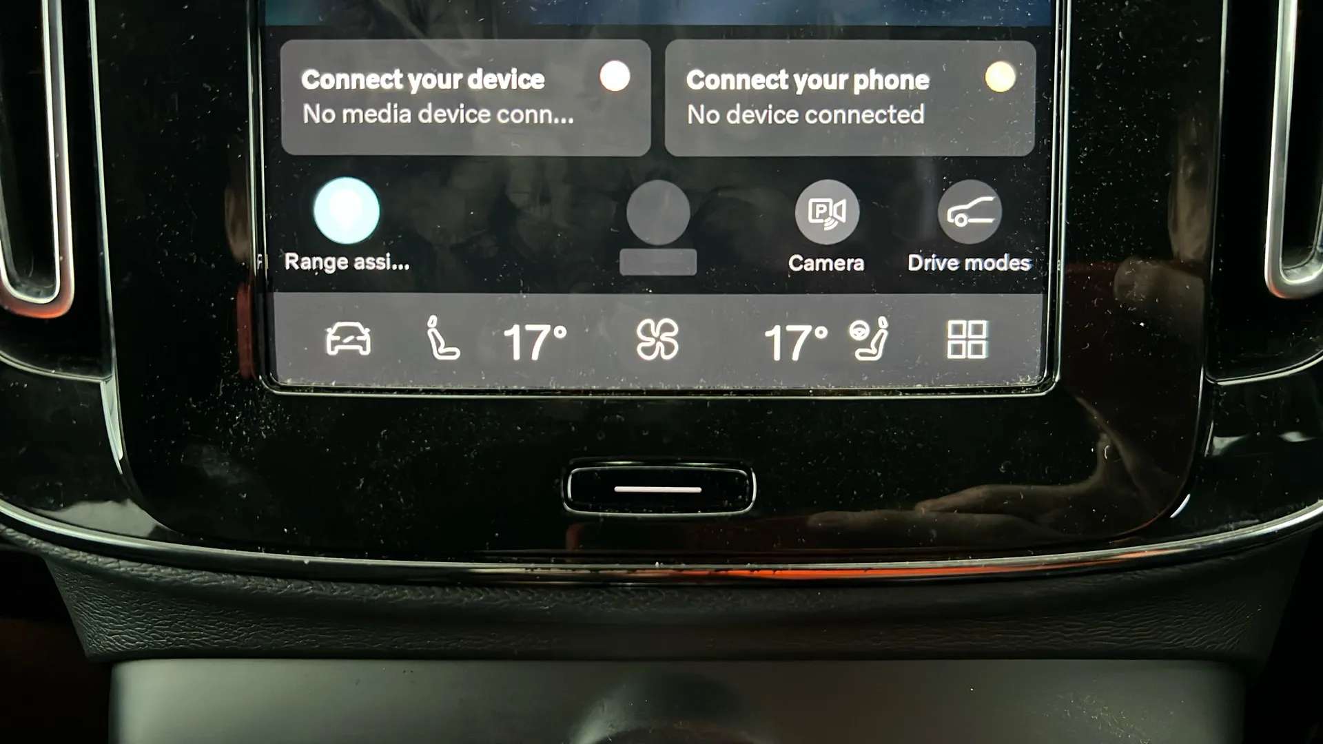 2023 VOLVO XC40 2023 VOLVO XC40