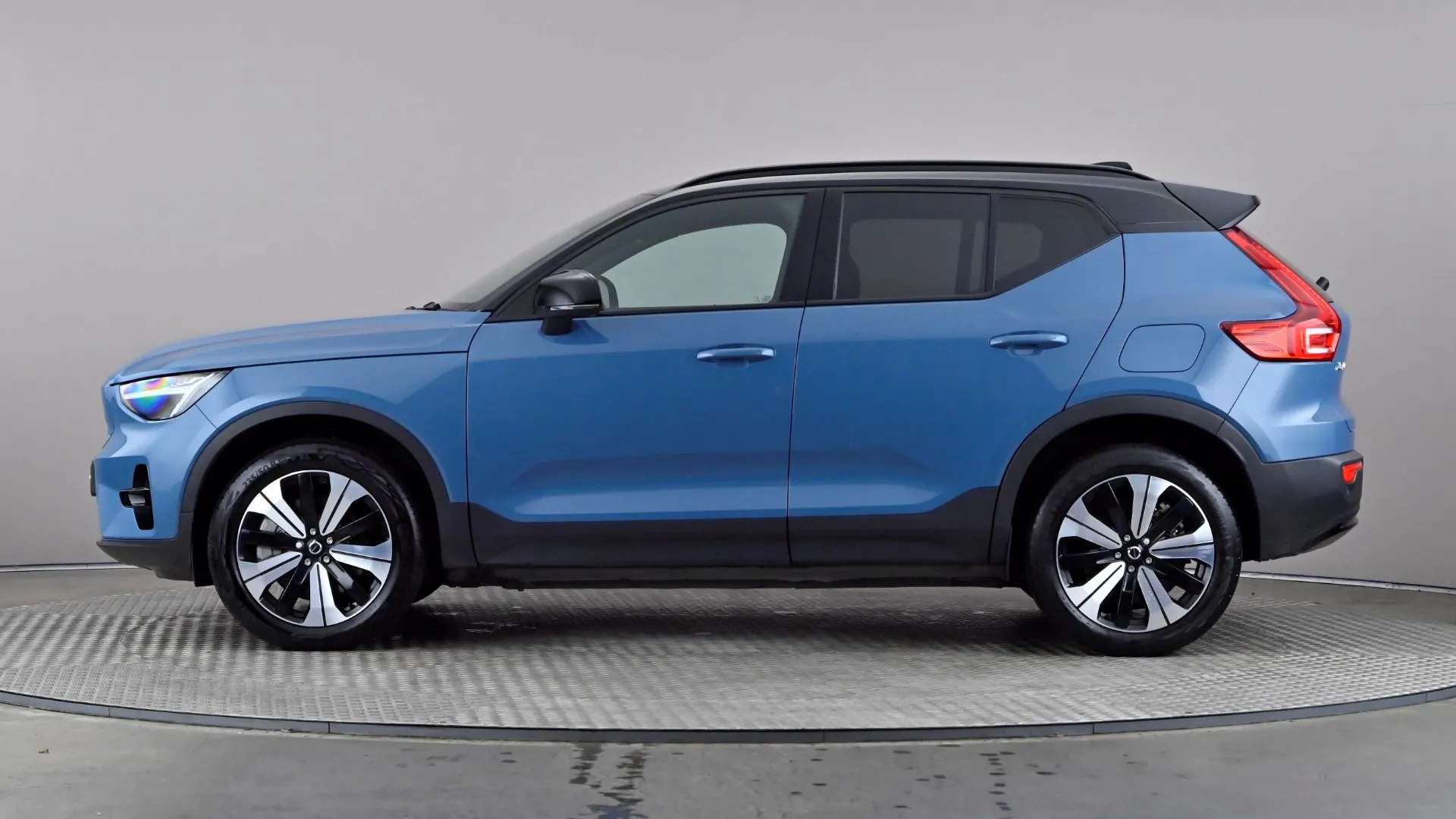 A 2023 VOLVO XC40 170kW Recharge Plus 69kWh Auto A 2023 VOLVO XC40 170kW Recharge Plus 69kWh Auto