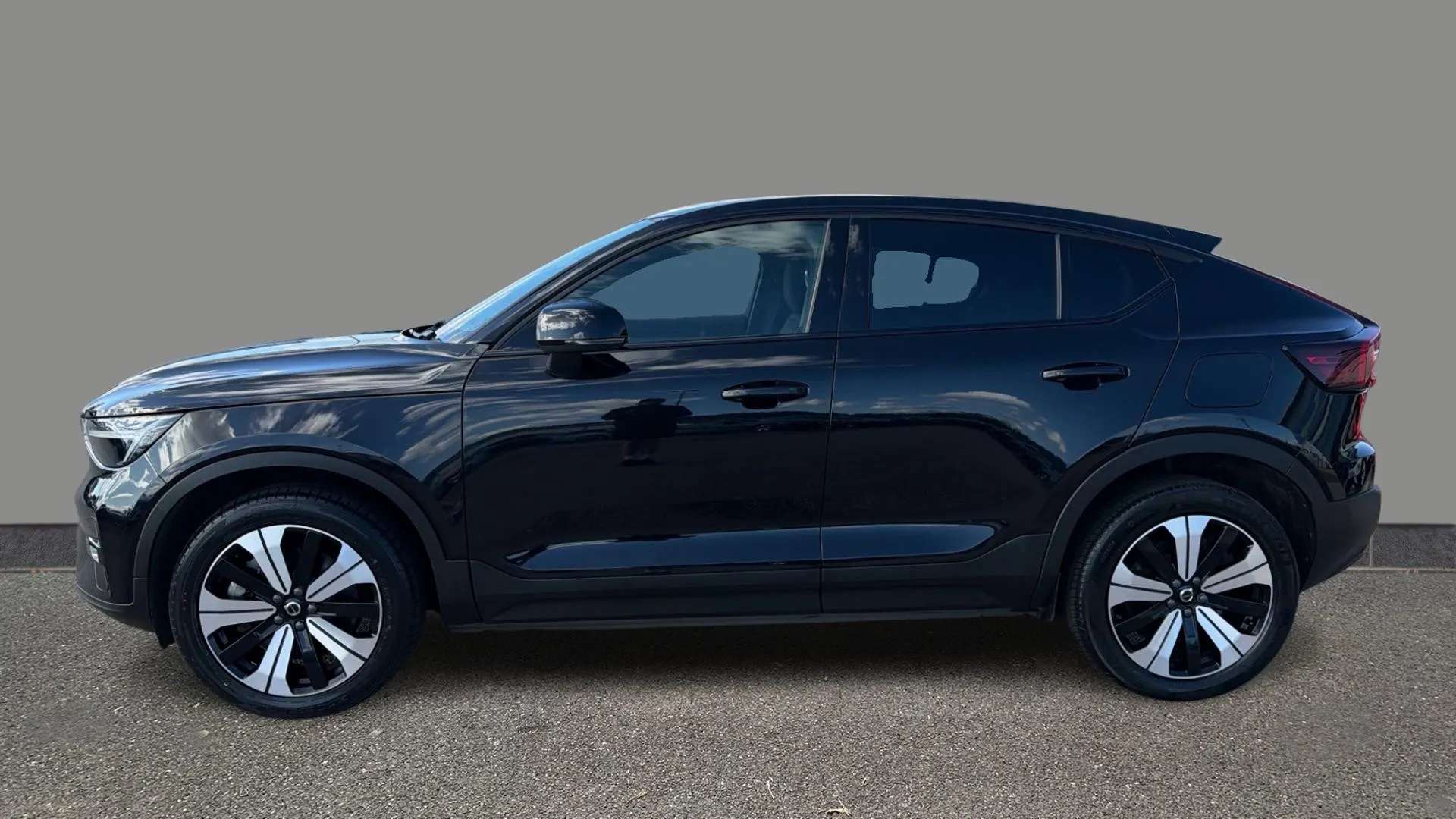 A 2023 VOLVO C40 170kW Recharge Plus 69kWh Auto A 2023 VOLVO C40 170kW Recharge Plus 69kWh Auto