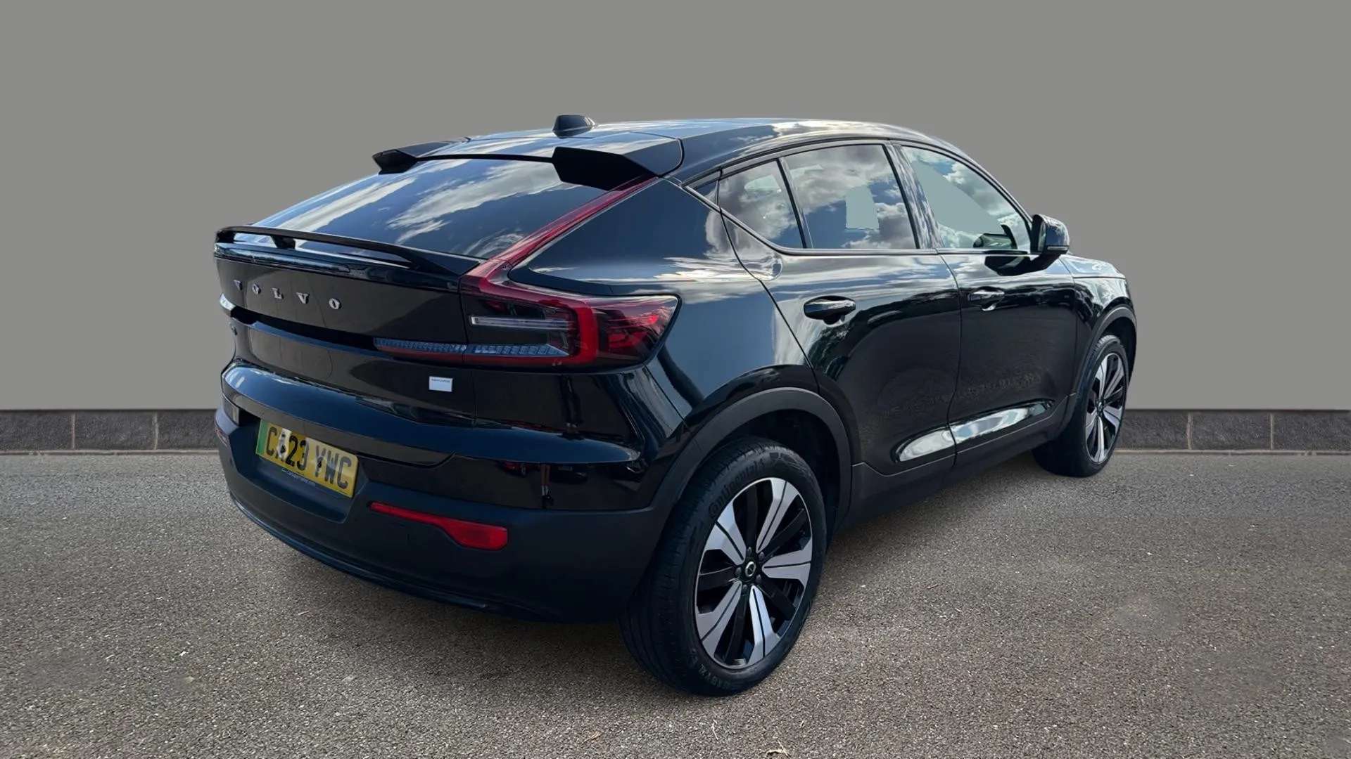 2023 VOLVO C40 2023 VOLVO C40