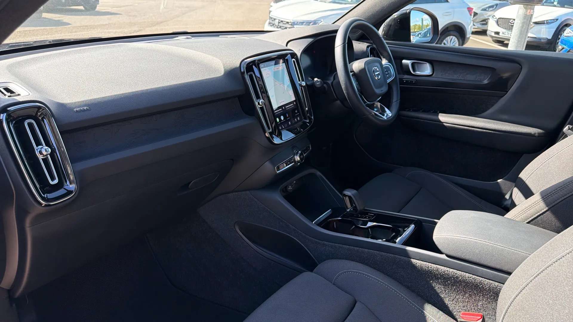 2023 VOLVO C40 2023 VOLVO C40