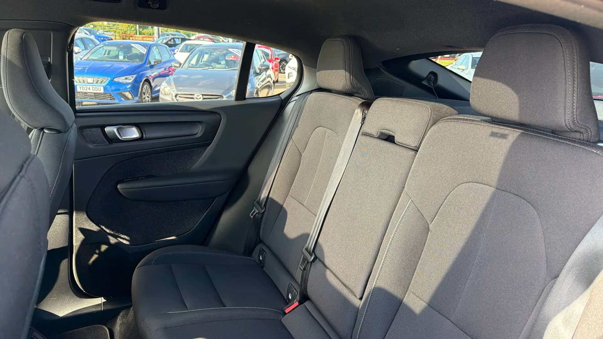 2023 VOLVO C40 2023 VOLVO C40