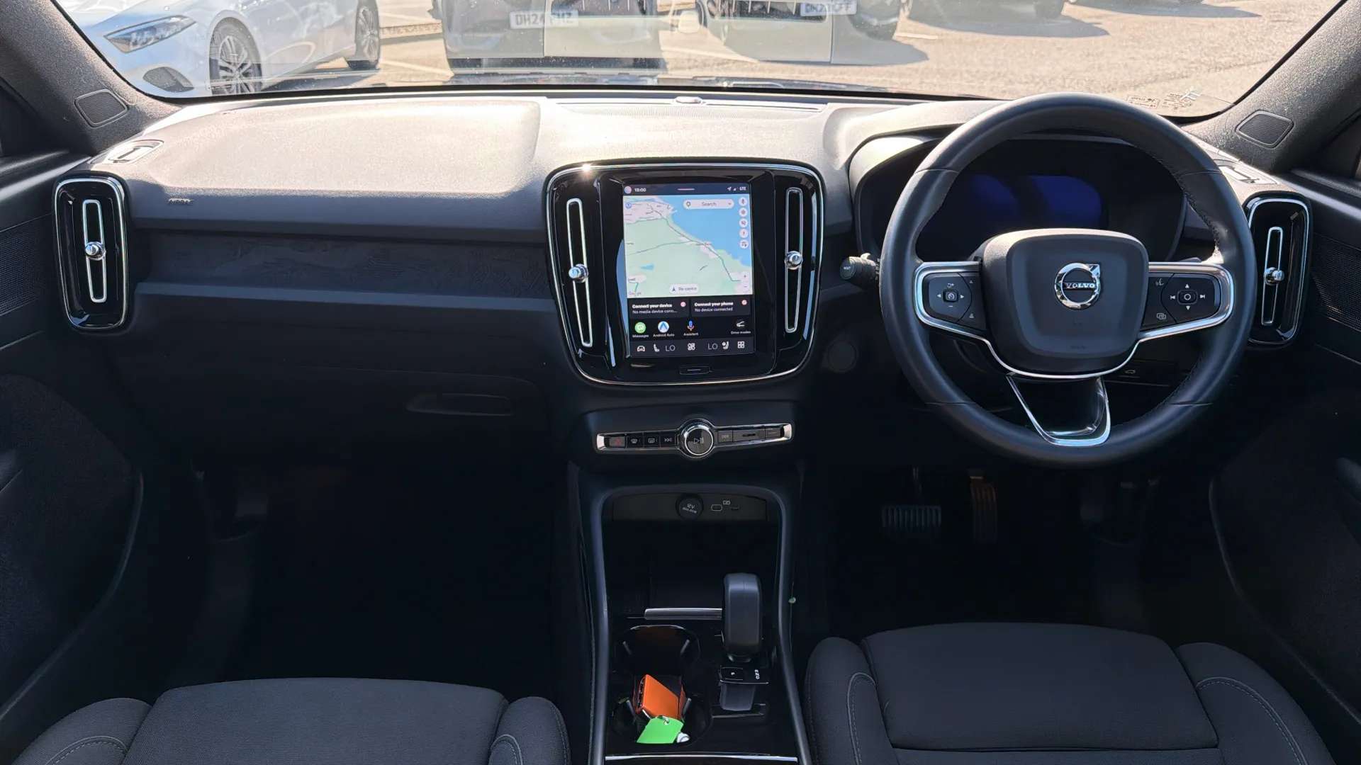2023 VOLVO C40 2023 VOLVO C40