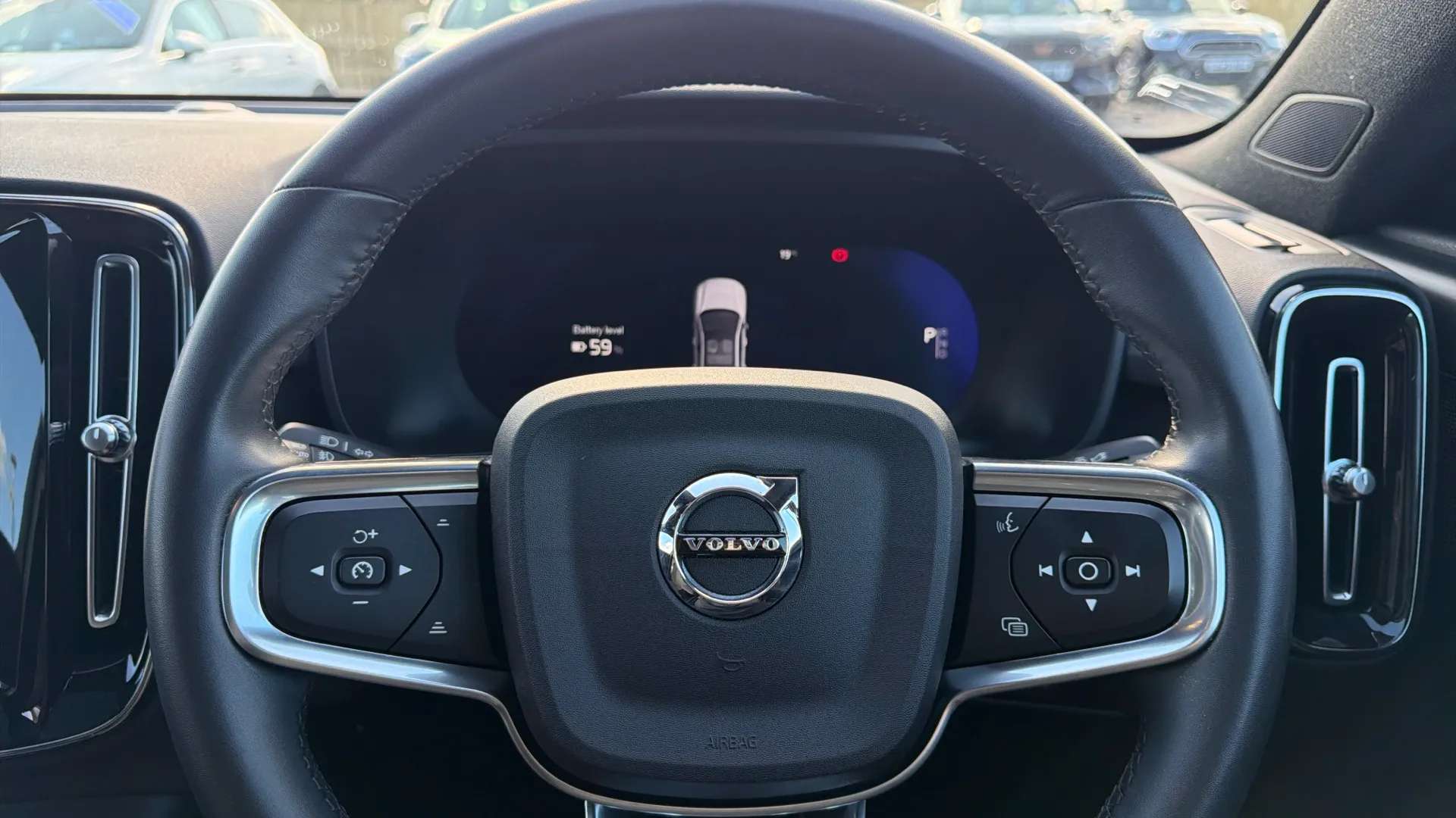 2023 VOLVO C40 2023 VOLVO C40