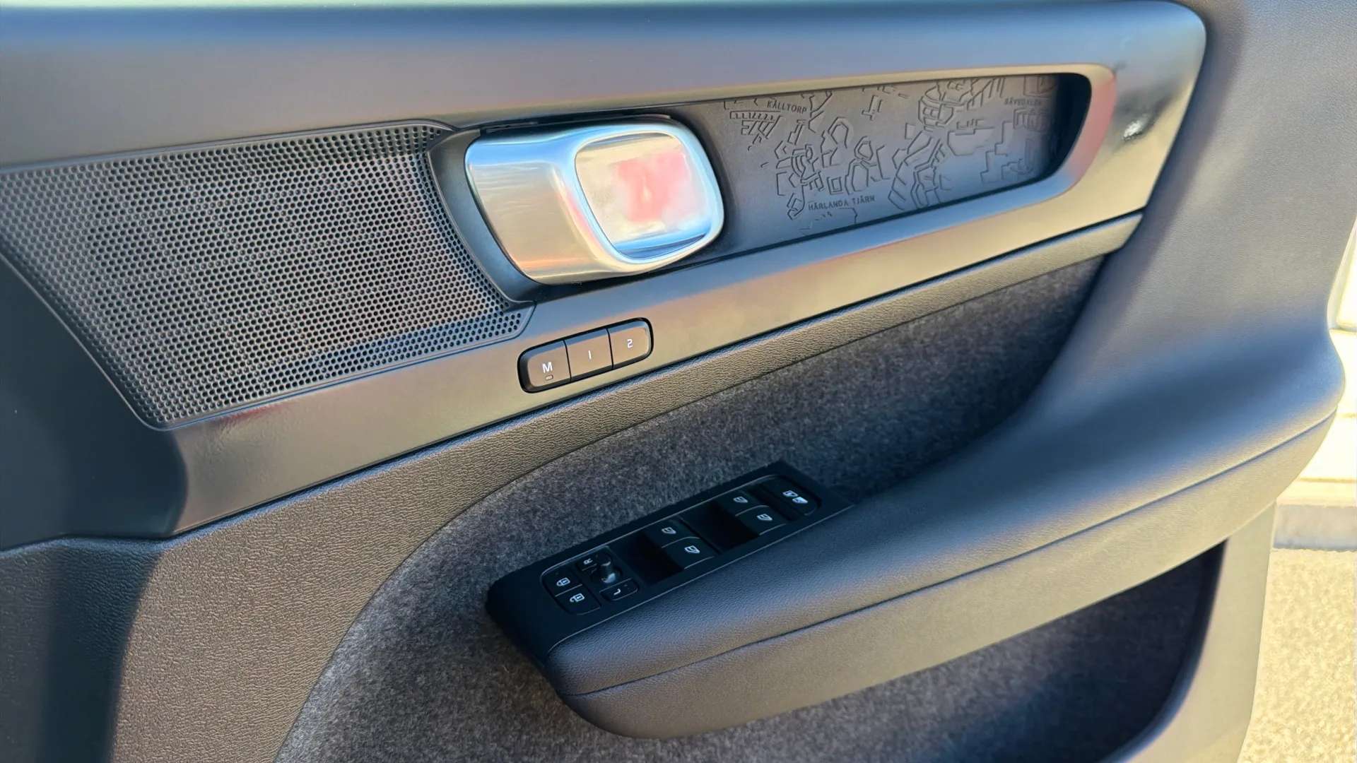 2023 VOLVO C40 2023 VOLVO C40