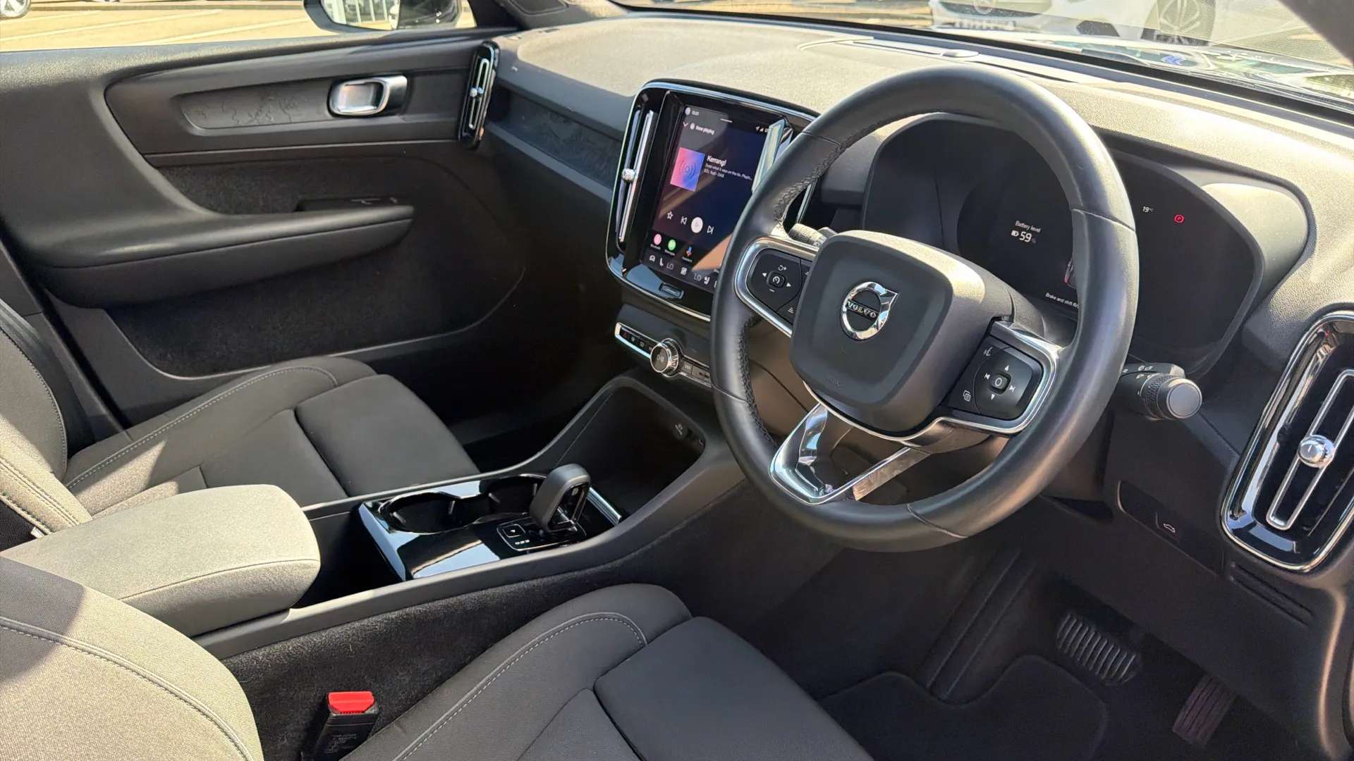 2023 VOLVO C40 2023 VOLVO C40