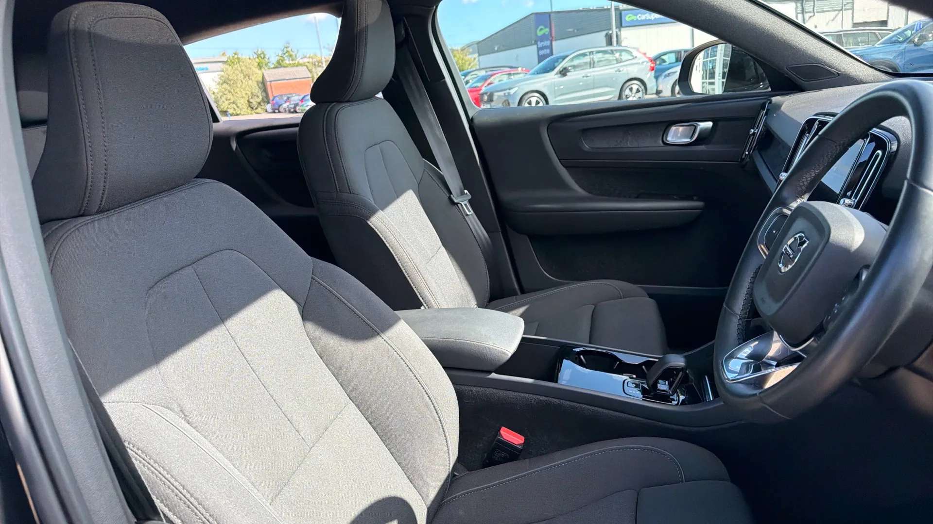 2023 VOLVO C40 2023 VOLVO C40