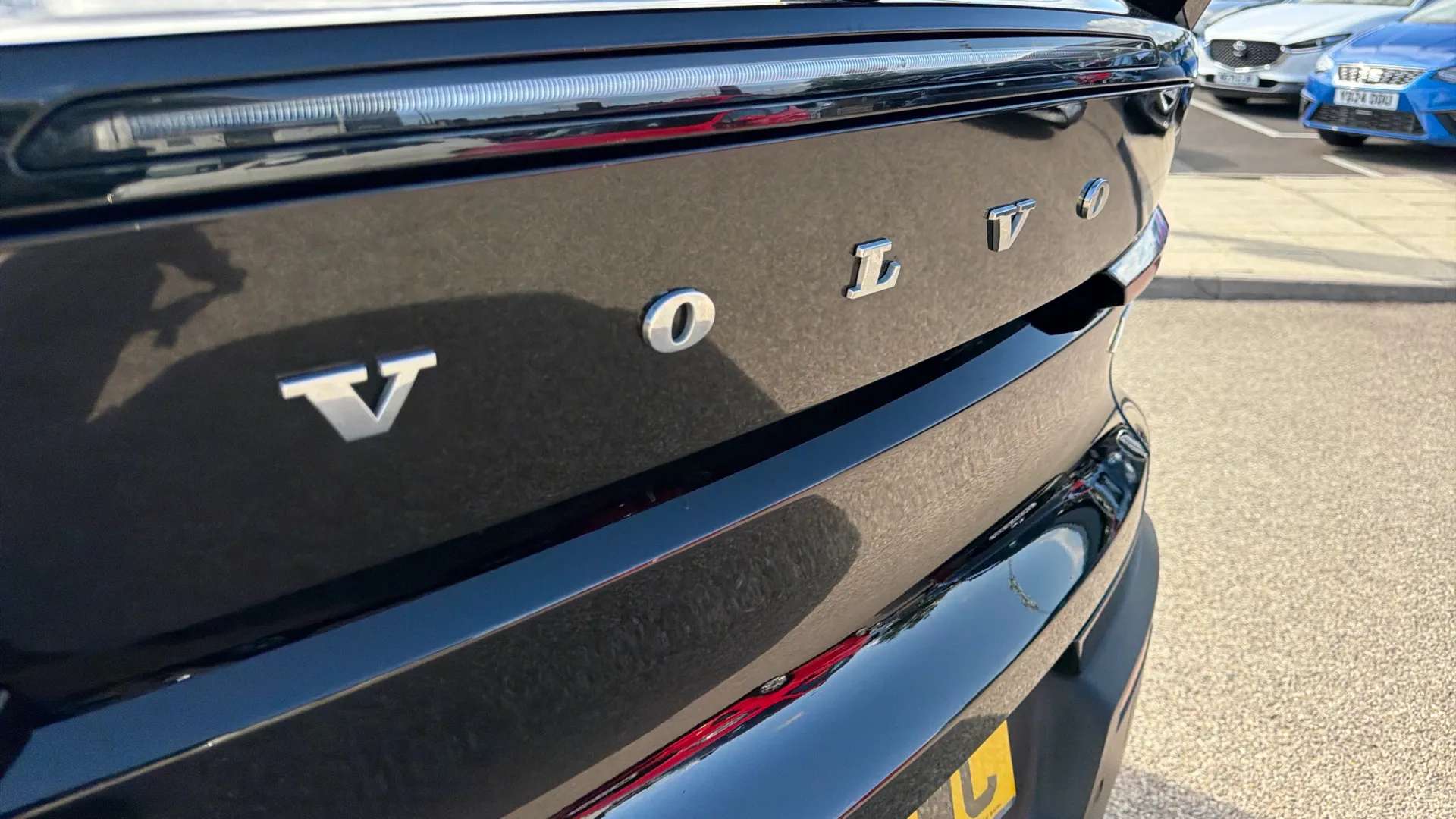 2023 VOLVO C40 2023 VOLVO C40