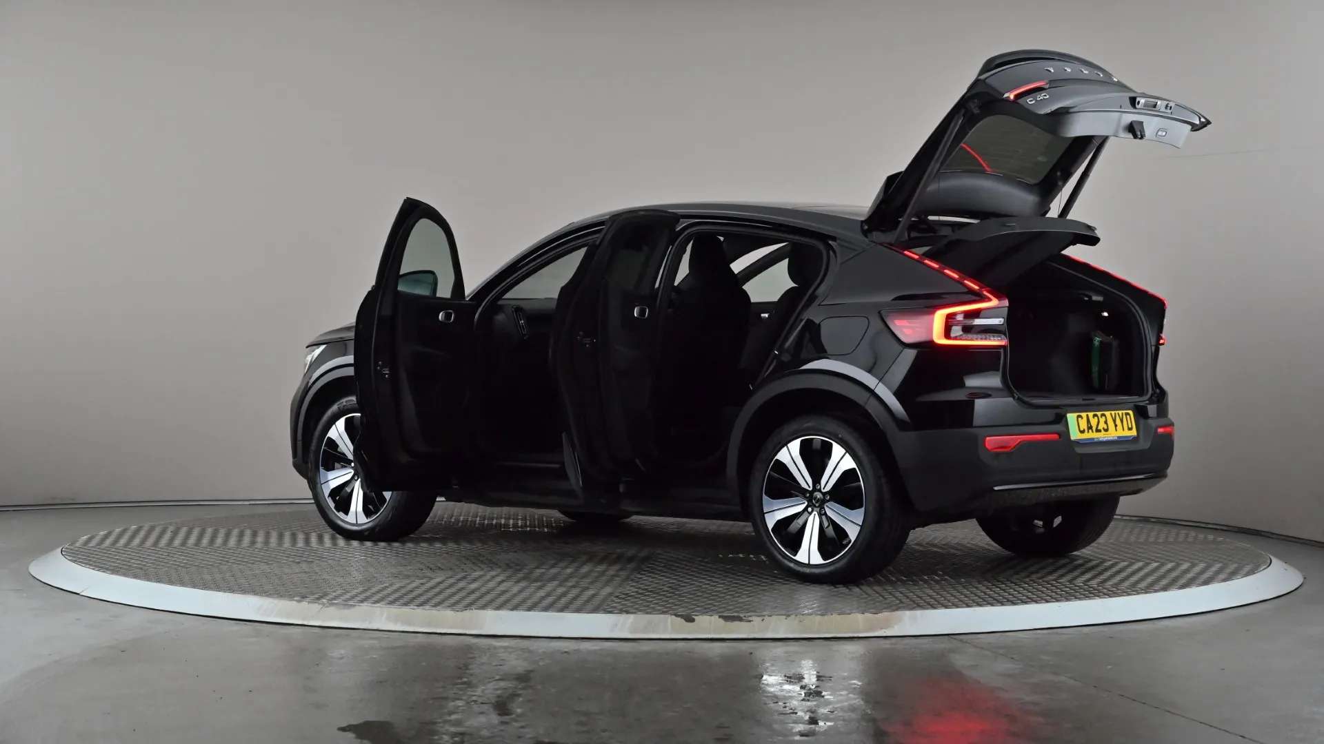 2023 VOLVO C40 2023 VOLVO C40