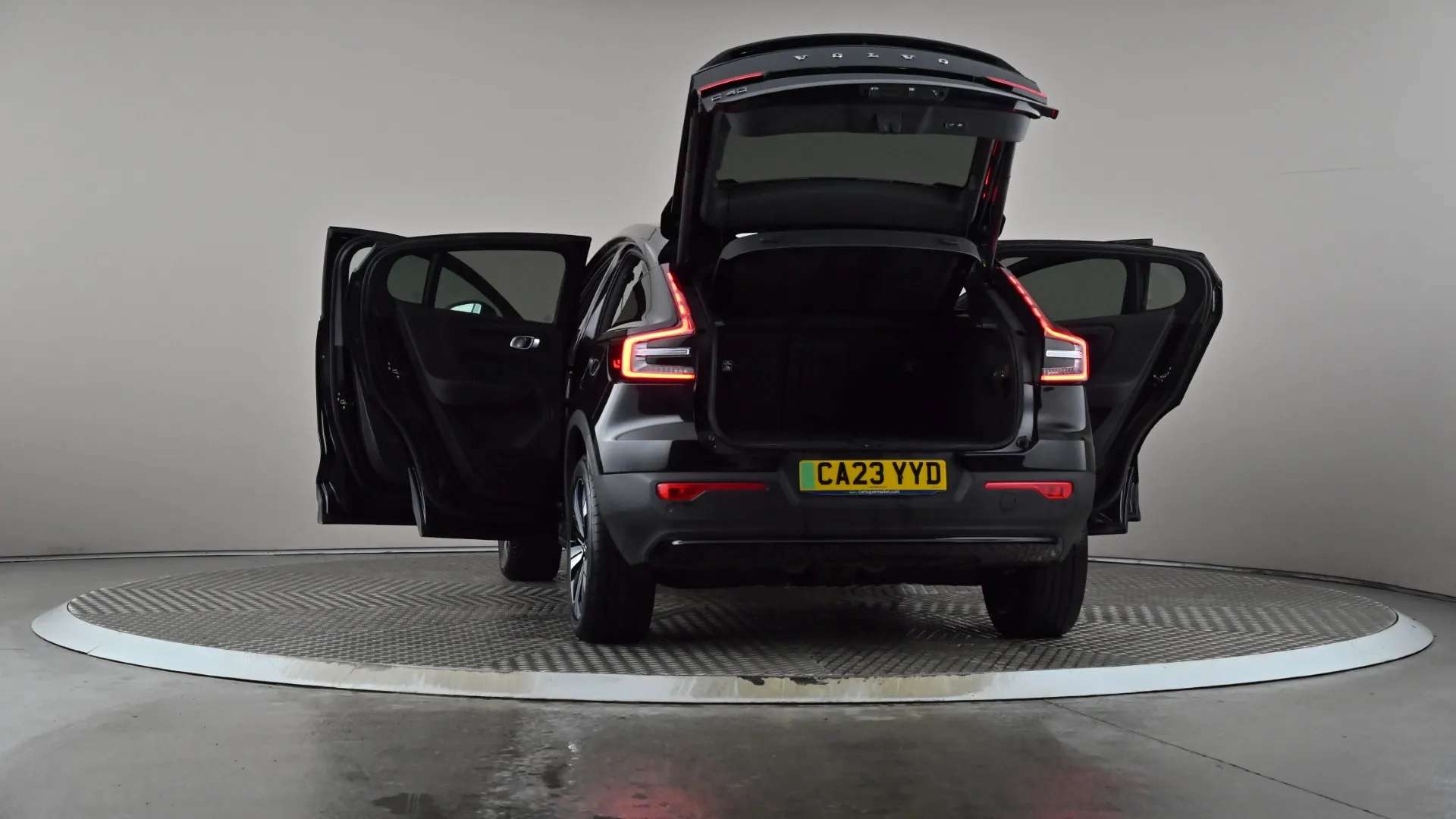 2023 VOLVO C40 2023 VOLVO C40