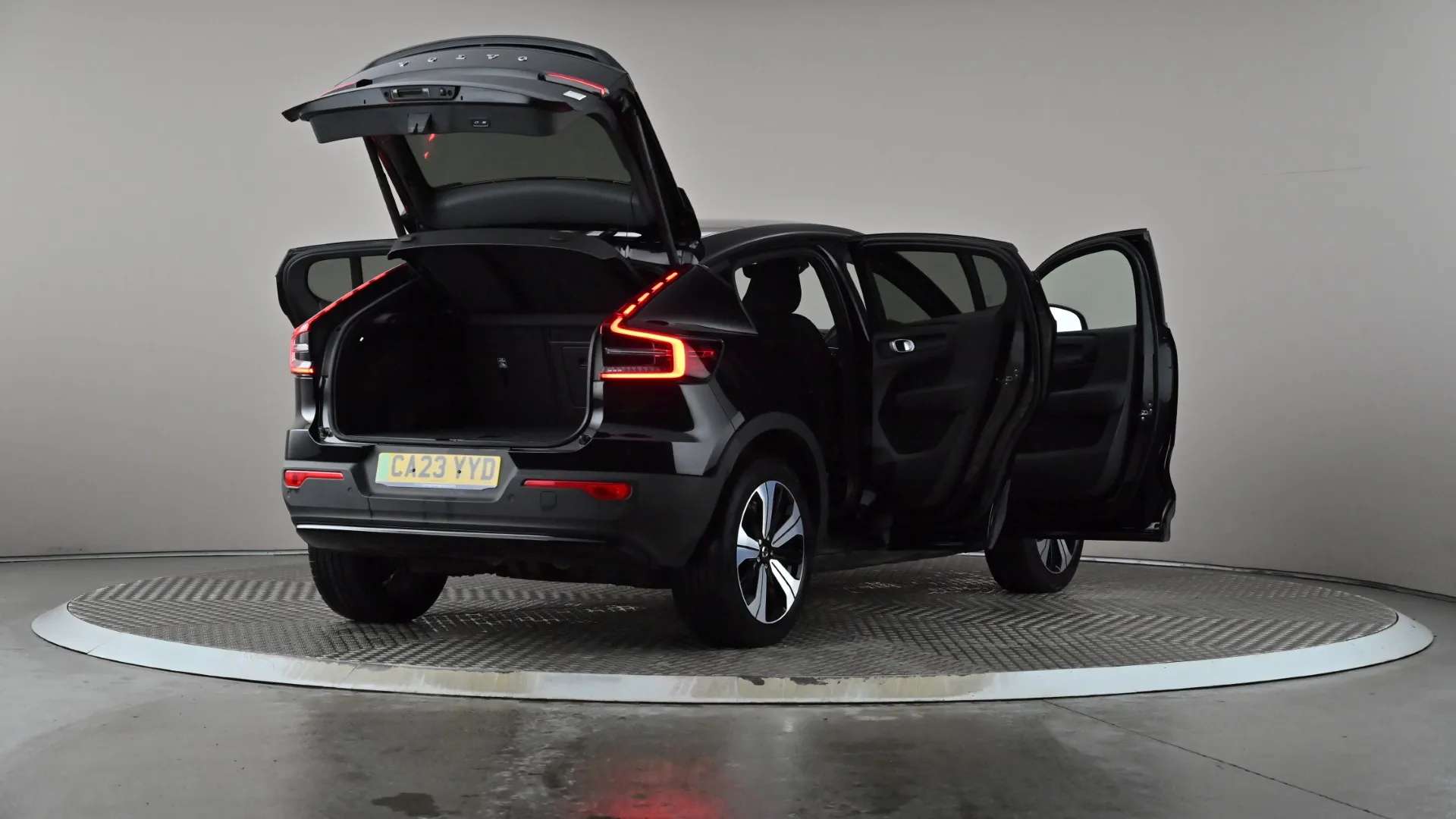 2023 VOLVO C40 2023 VOLVO C40