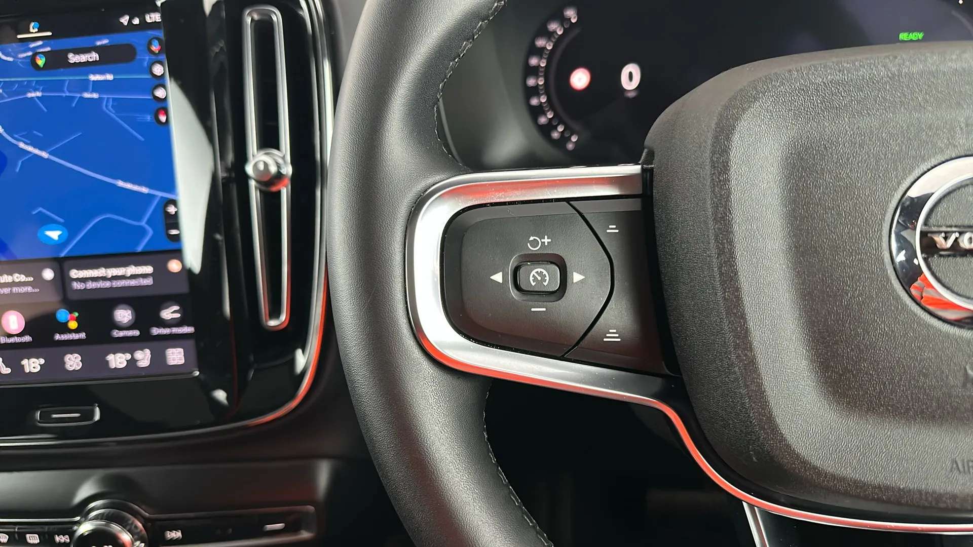 2023 VOLVO C40 2023 VOLVO C40