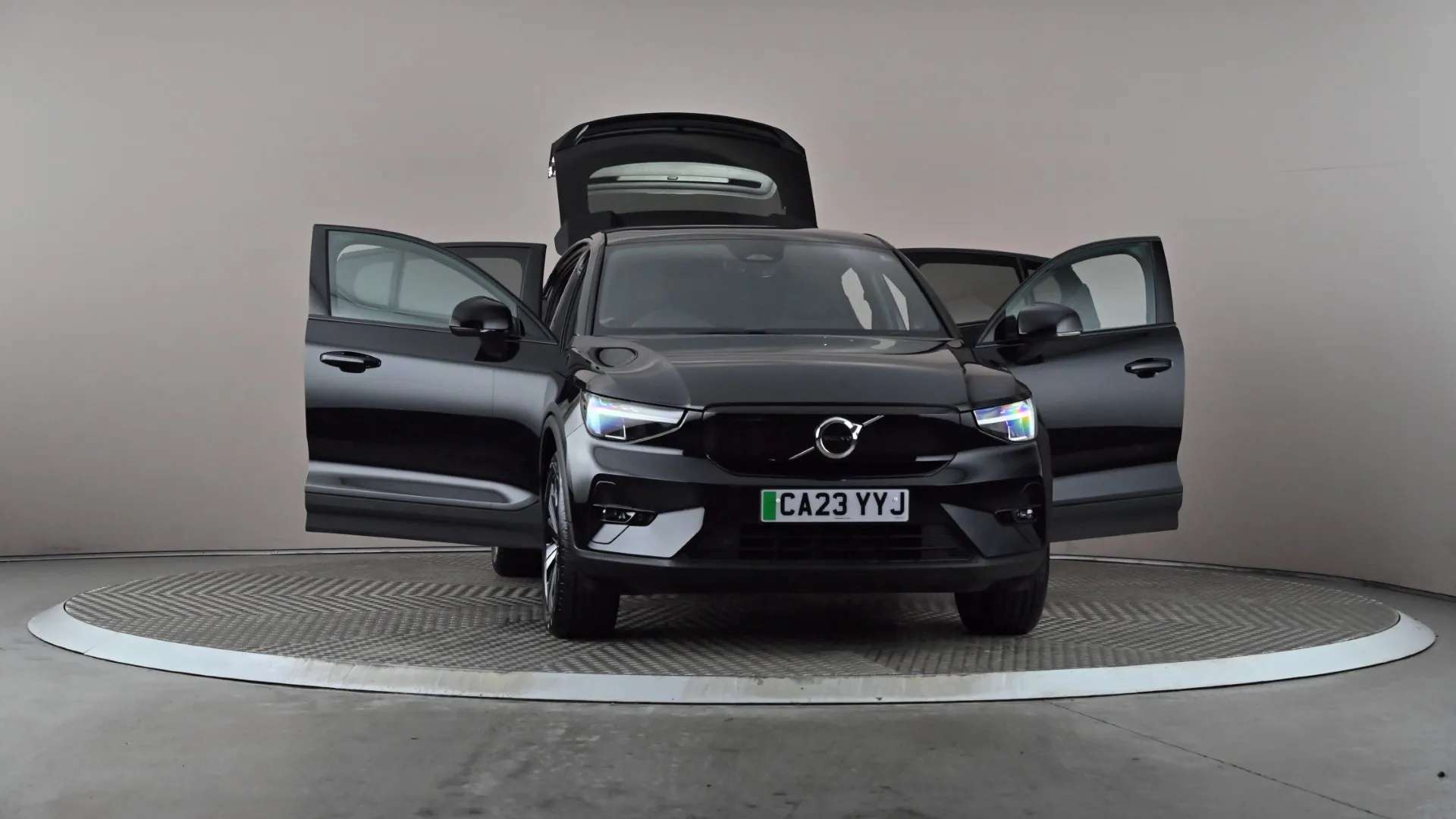 2023 VOLVO C40 2023 VOLVO C40