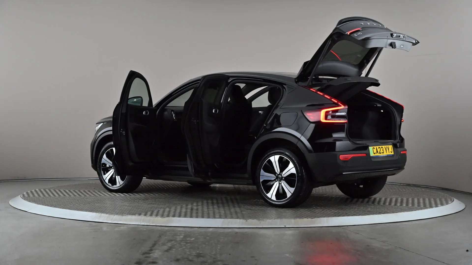 2023 VOLVO C40 2023 VOLVO C40