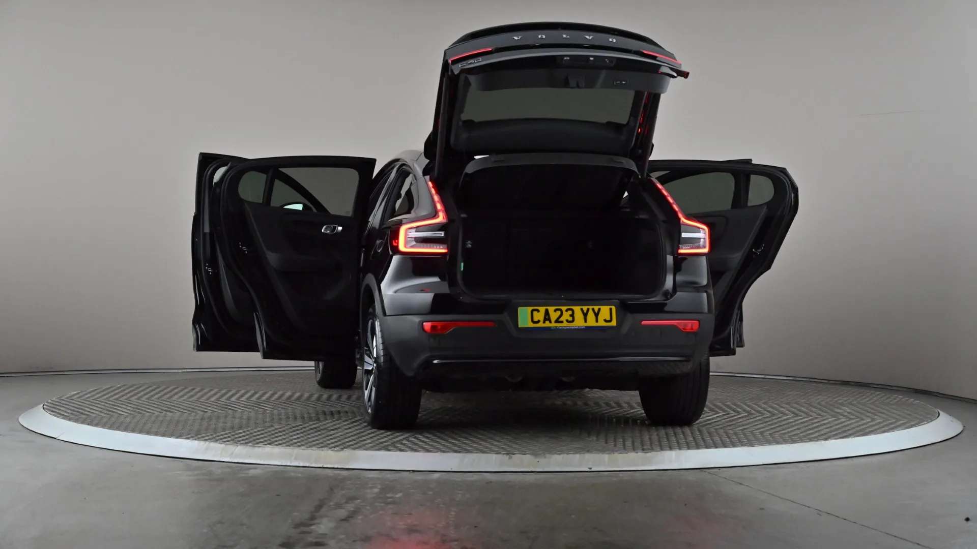 2023 VOLVO C40 2023 VOLVO C40