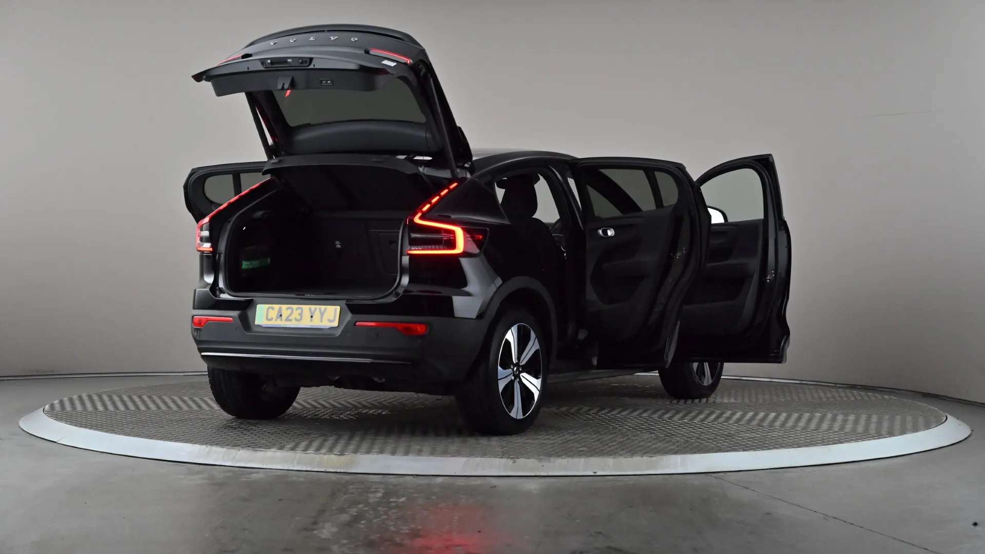2023 VOLVO C40 2023 VOLVO C40